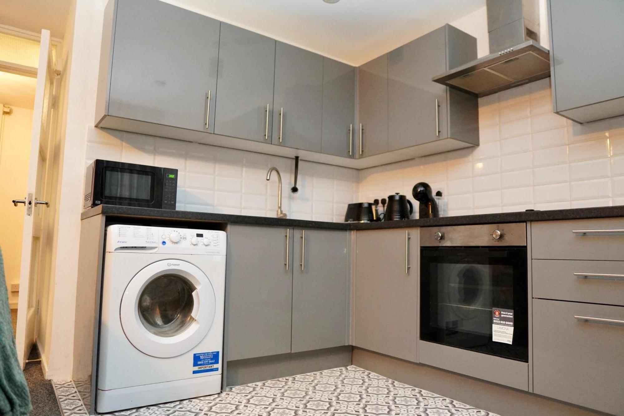 Appartement 1br Balcony Cityview Office Ws98 Londen