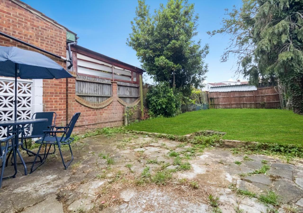 Spacious 4bdr With Modern Comforts In Downshill Apartment *