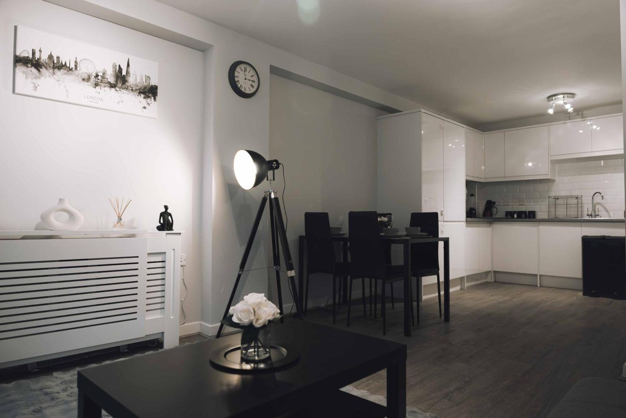 Executive 2 Bed Flat Near Stratford Station - Ideal For Corporate Stays Lägenhet London