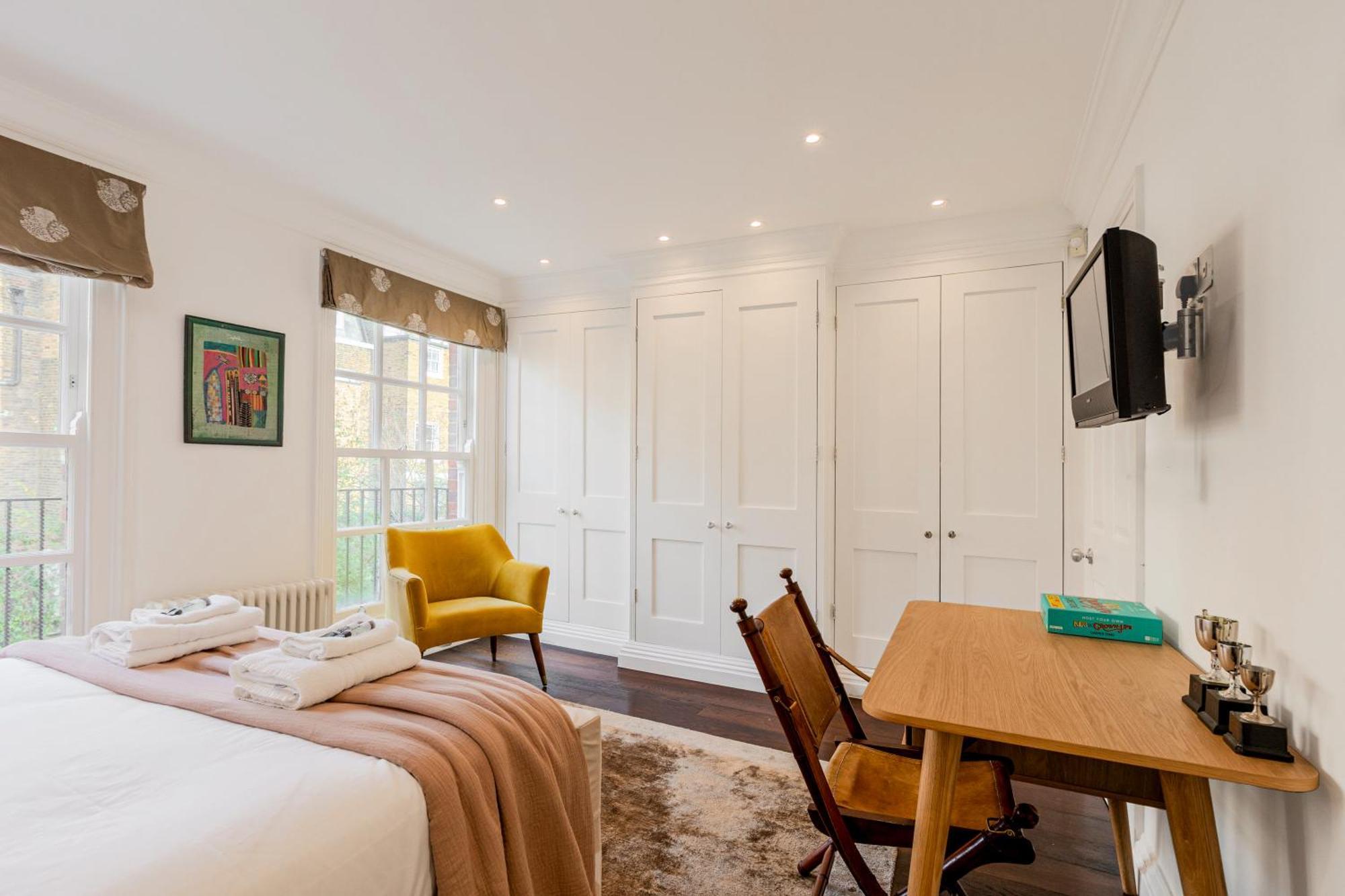 Lägenhet New 3lvl 3br With Garden, Prime Knightsbridge