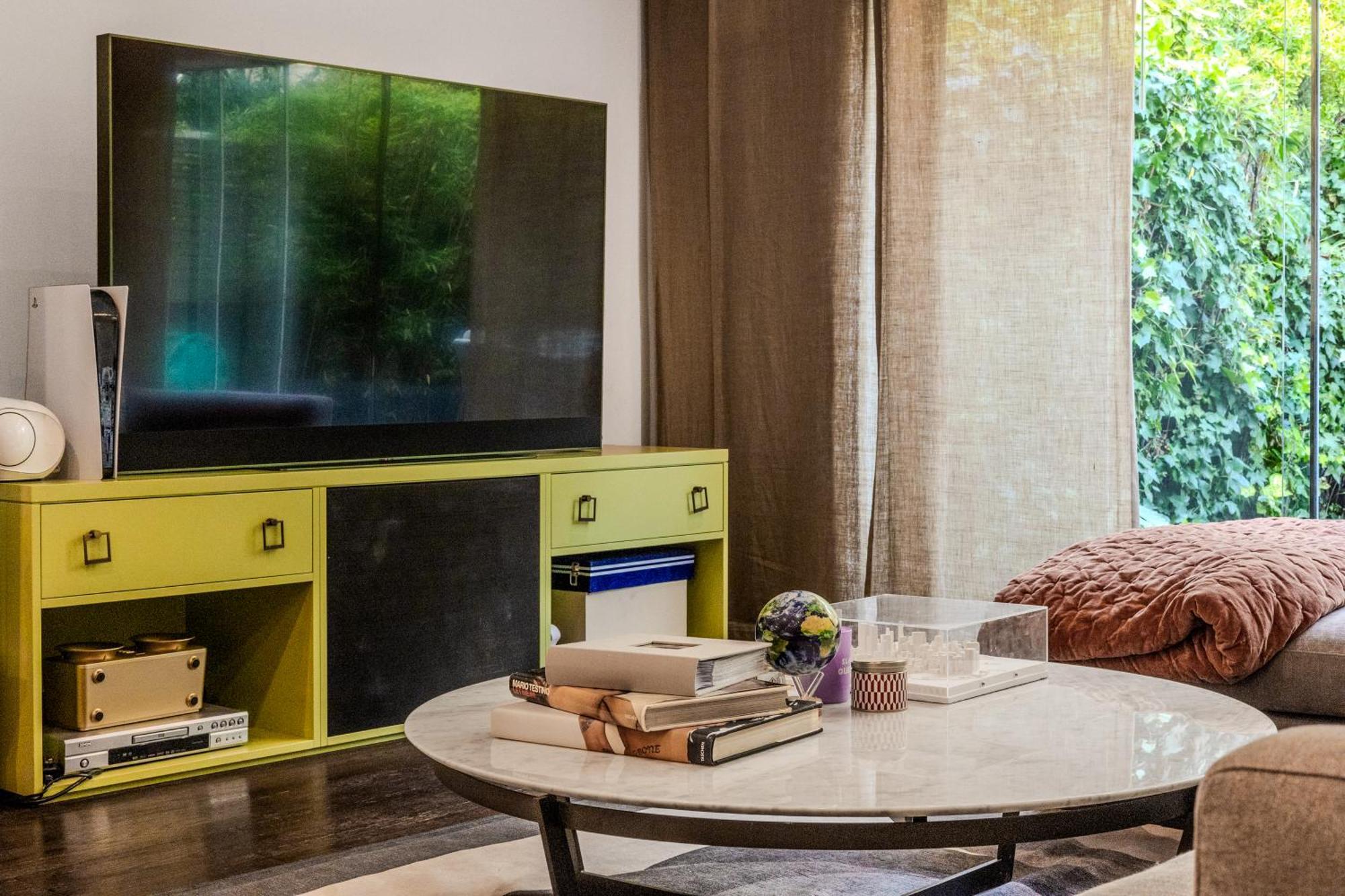 Lägenhet New 3lvl 3br With Garden, Prime Knightsbridge