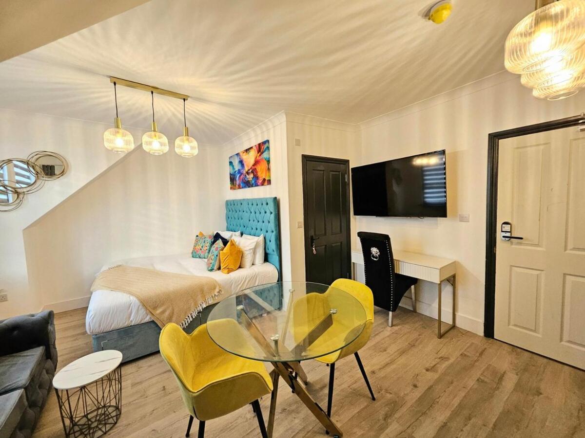 Sensational London-callcott * London