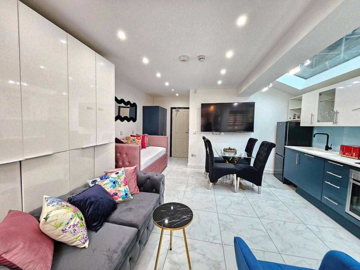 Sensational London-callcott Apartment *