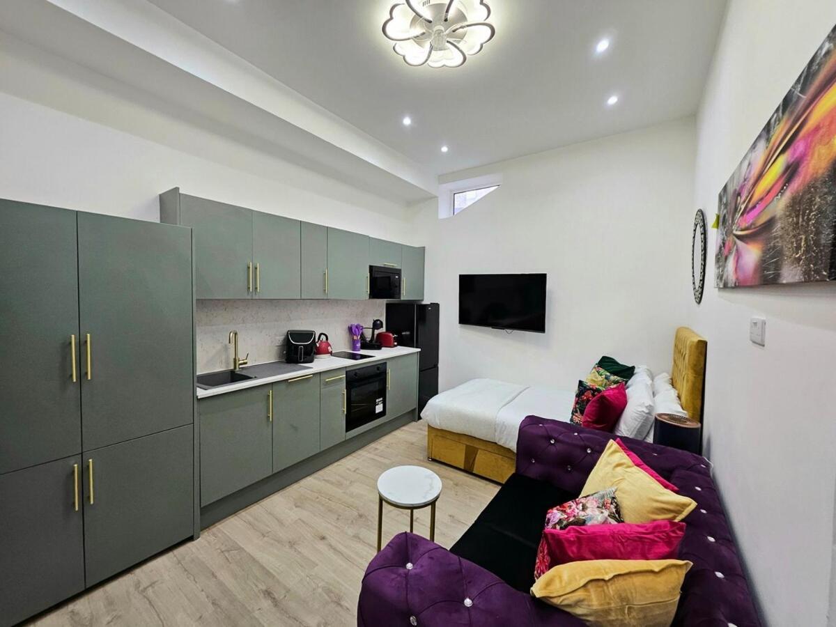 Sensational London-callcott * London