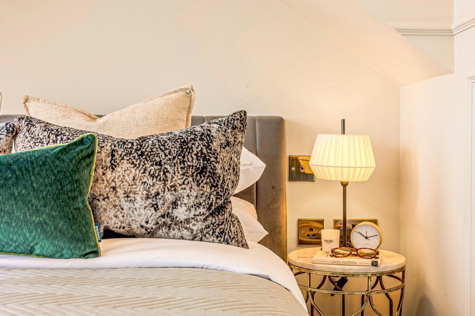 Astounding 4br Haven With Garden Queens Park Tube Apartment London