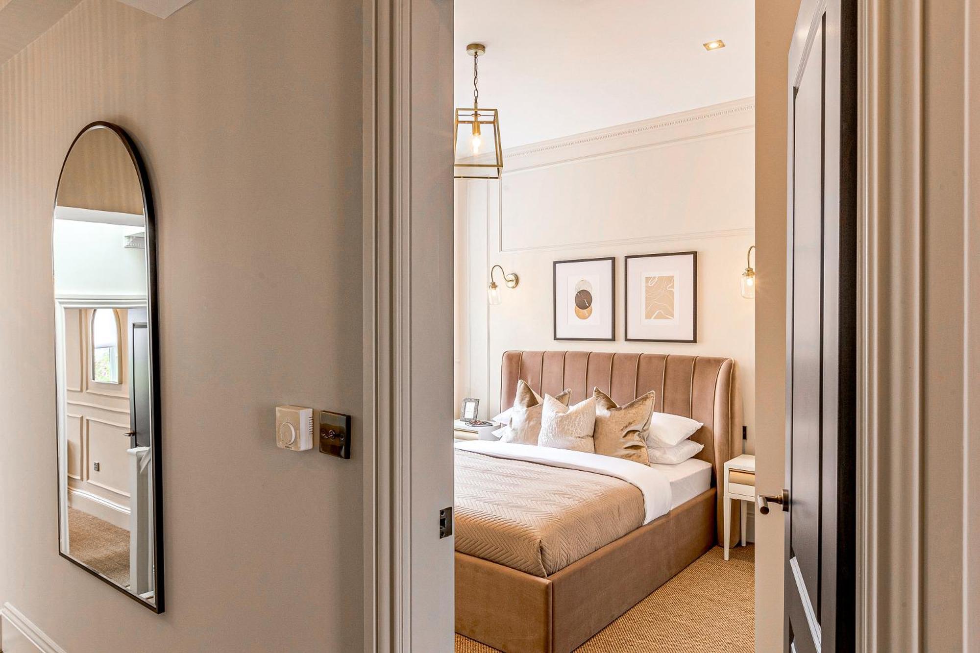 Astounding 4br Haven With Garden Queens Park Tube London