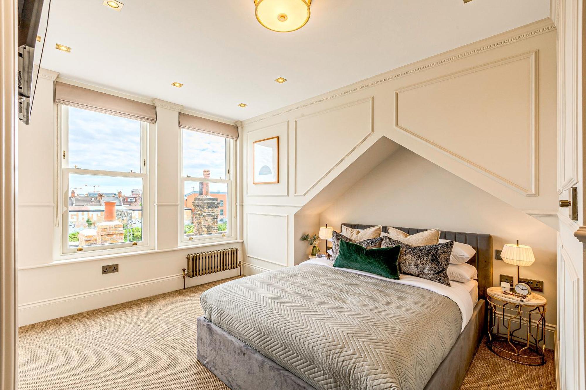 Apartment Astounding 4br Haven With Garden Queens Park Tube London