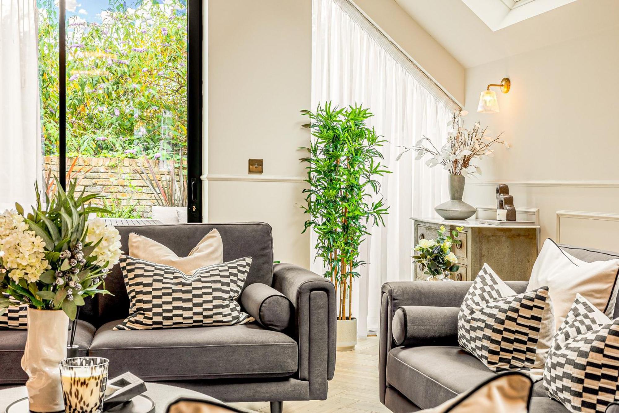 Astounding 4br Haven With Garden Queens Park Tube
