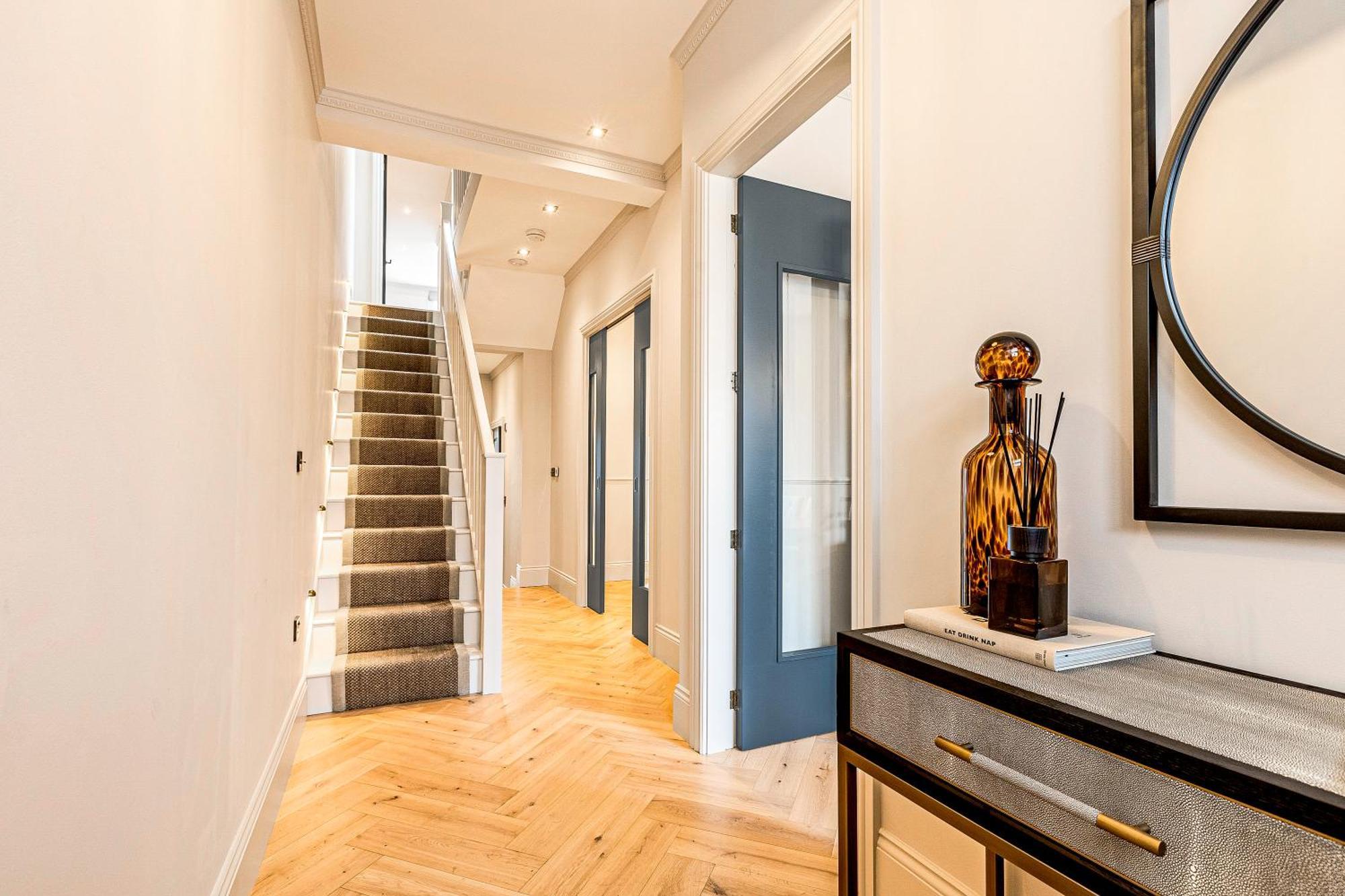 Astounding 4br Haven With Garden Queens Park Tube Apartment London