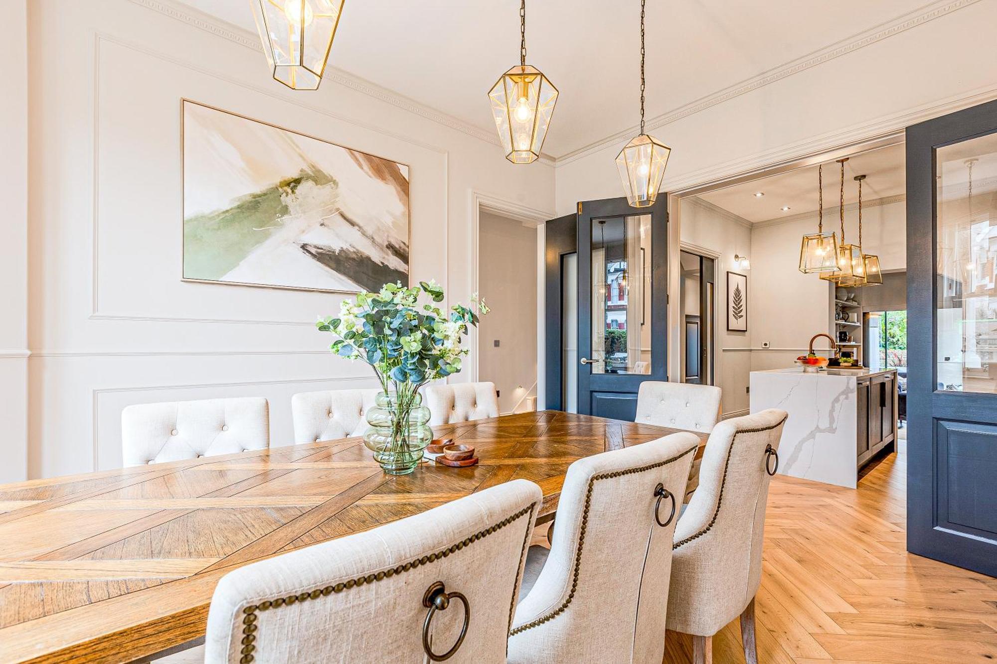 Astounding 4br Haven With Garden Queens Park Tube London
