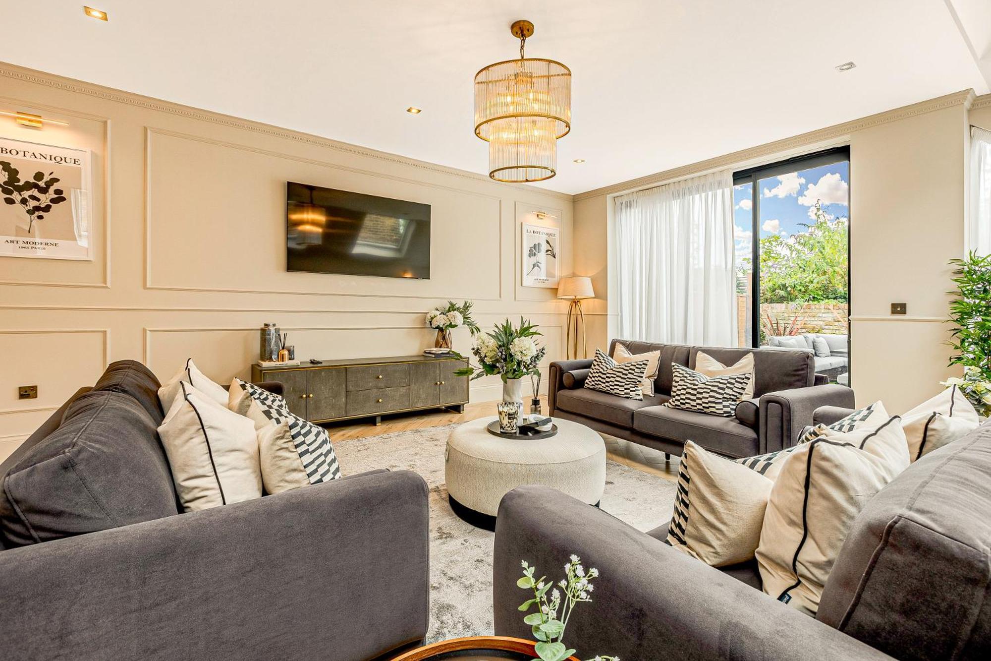 Astounding 4br Haven With Garden Queens Park Tube