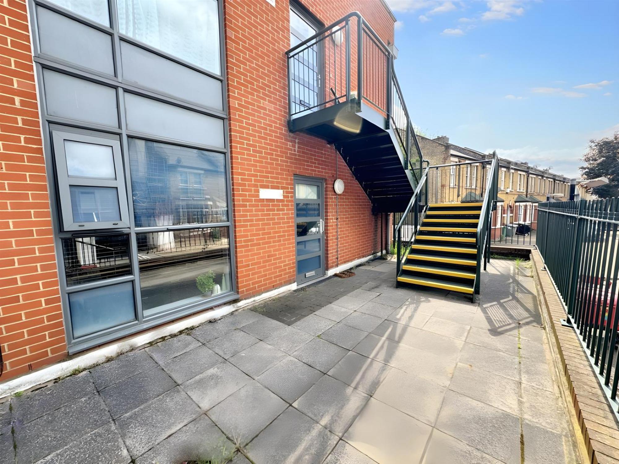 Executive 2 Bed Flat Near Stratford Station - Ideal For Corporate Stays Lägenhet