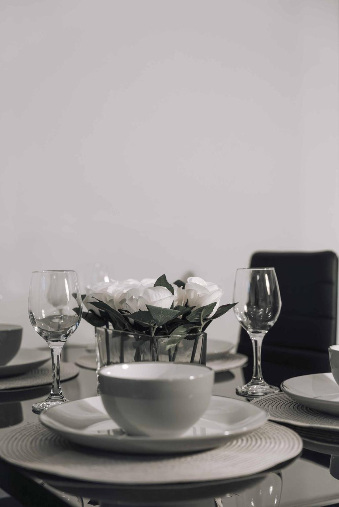 Executive 2 Bed Flat Near Stratford Station - Ideal For Corporate Stays Lägenhet