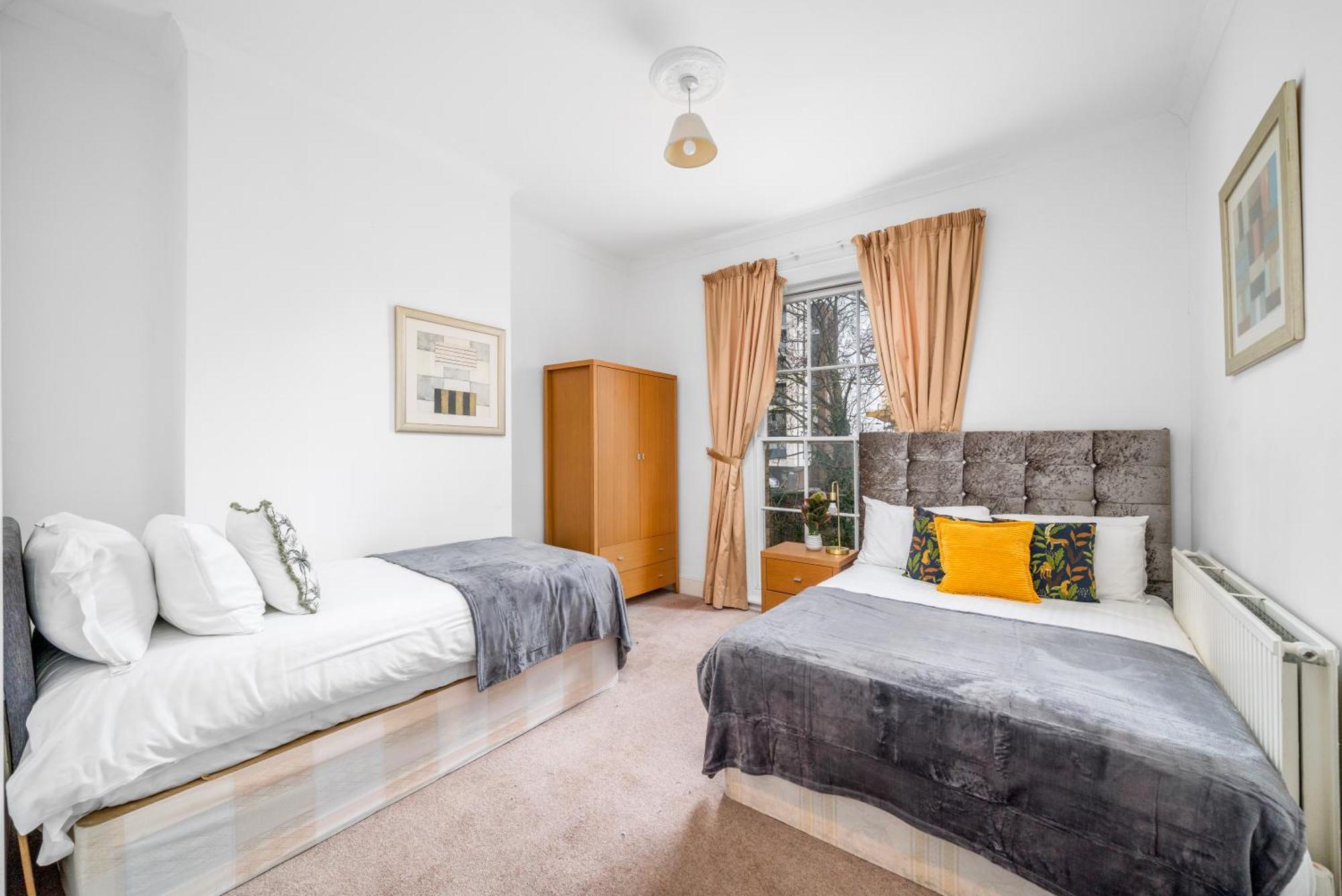 Spacious Canary Wharf Near 02 Arena, Excel Exhibition Centre, With Free Parking & Wifi Londen