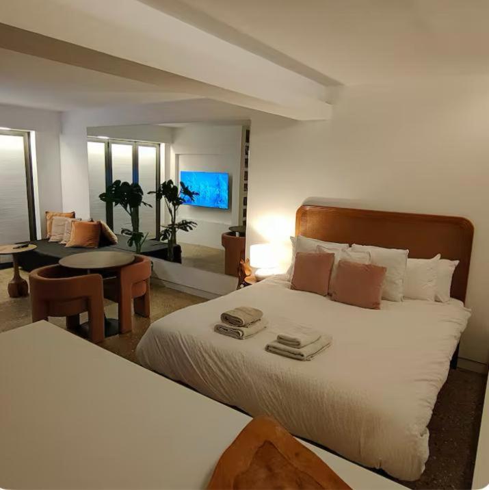 Appartamento Loft By Let It B Travel *