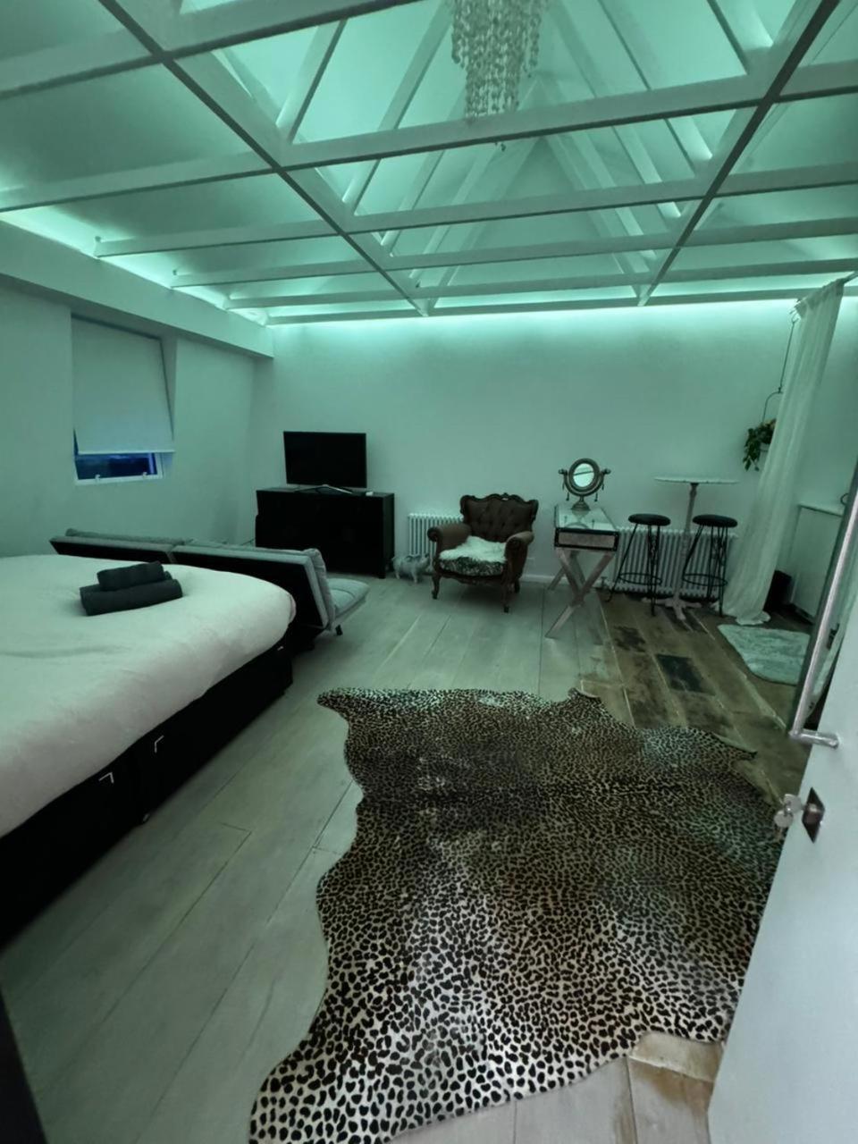 Loft By Let It B Travel Appartamento
