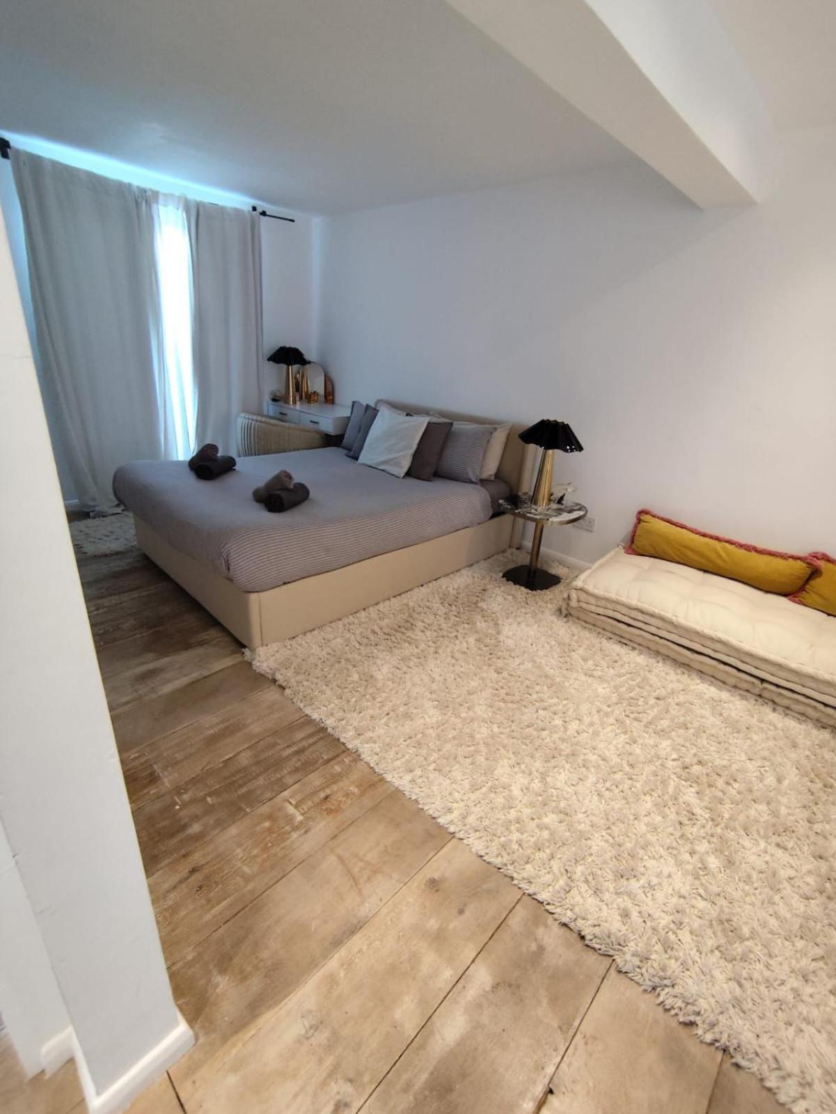 Loft By Let It B Travel * Londra