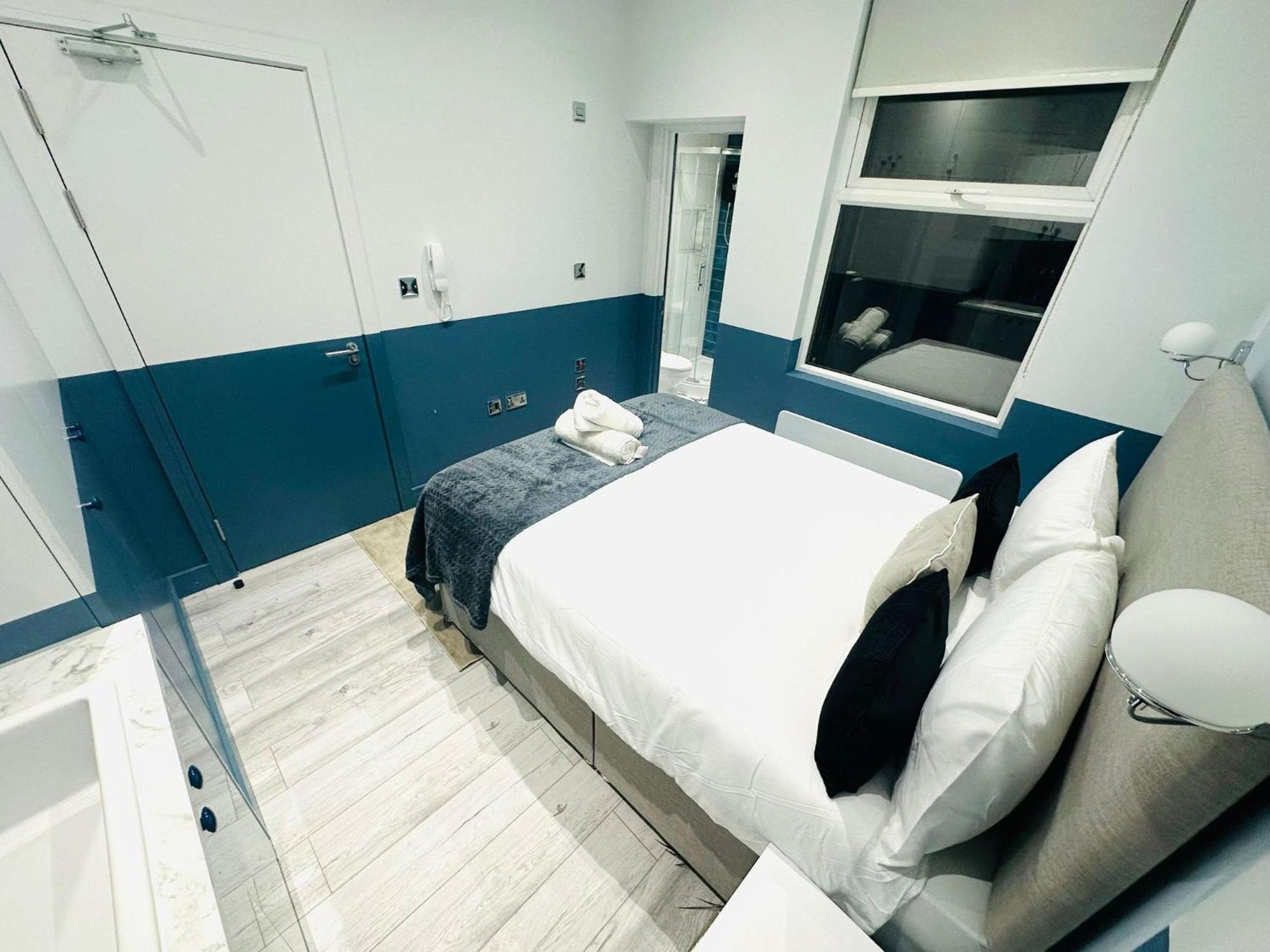 Holly B Mini Great Location For Tourist!!! * London