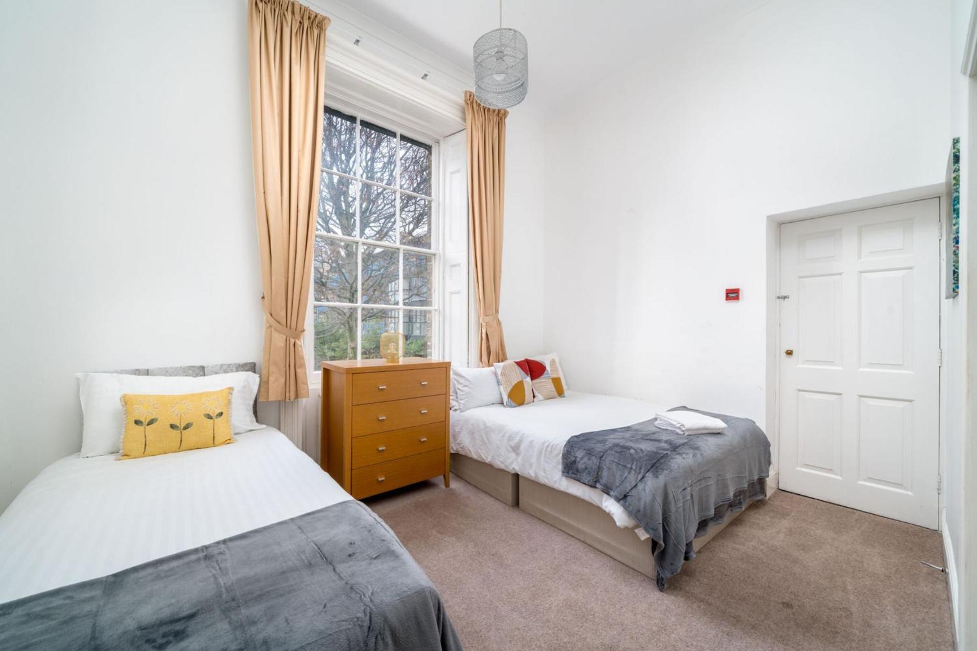 Royal By 02 Arena With Free Parking And Wi-fi Londen