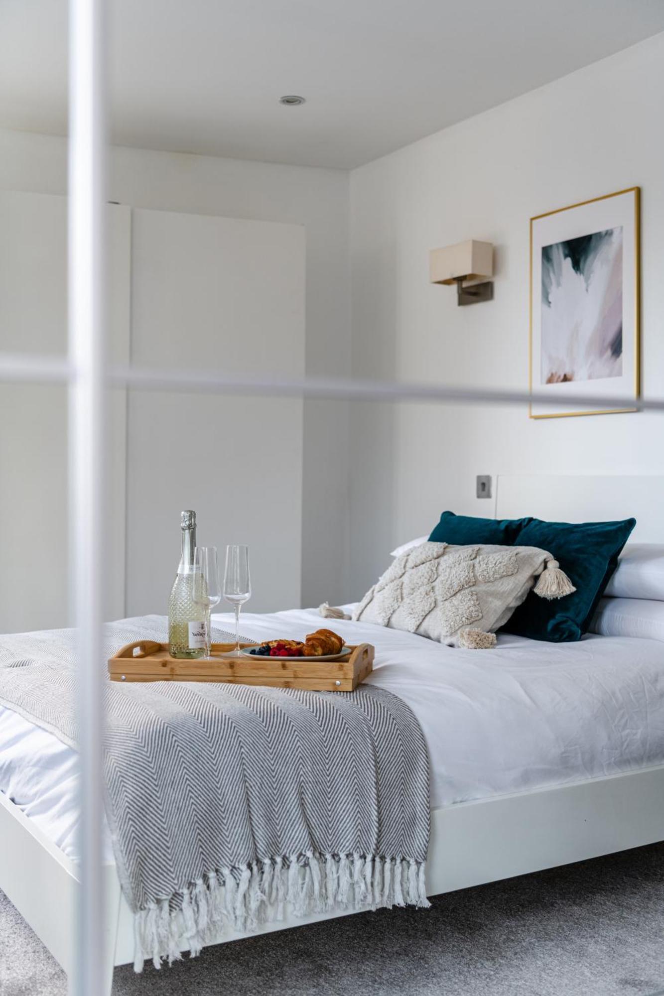 Stylish 1 Bedroom Kings Cross Ideal For 4 Guests By Uk Apartment *