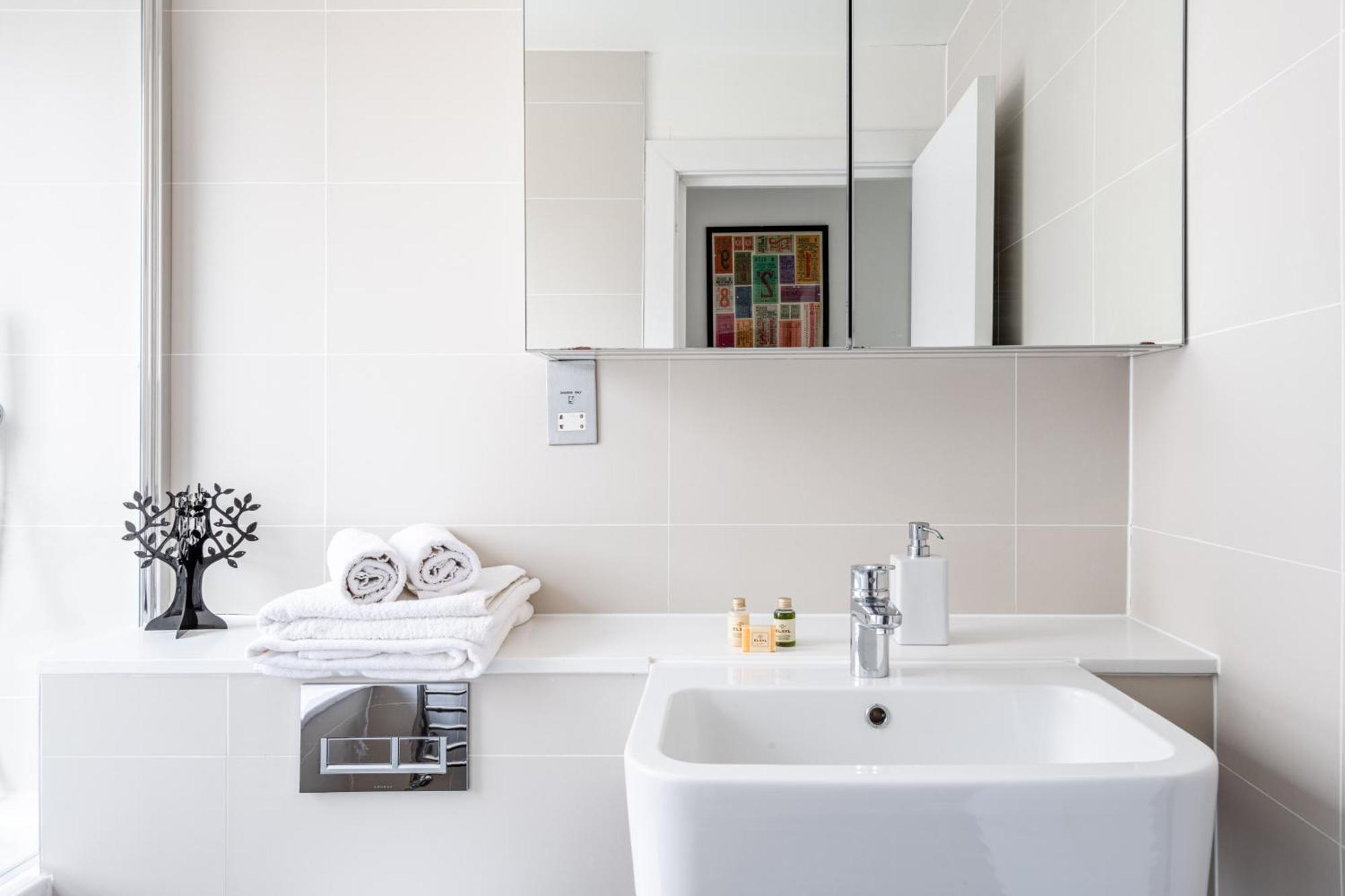 Stylish 1 Bedroom Kings Cross Ideal For 4 Guests By Uk Londra