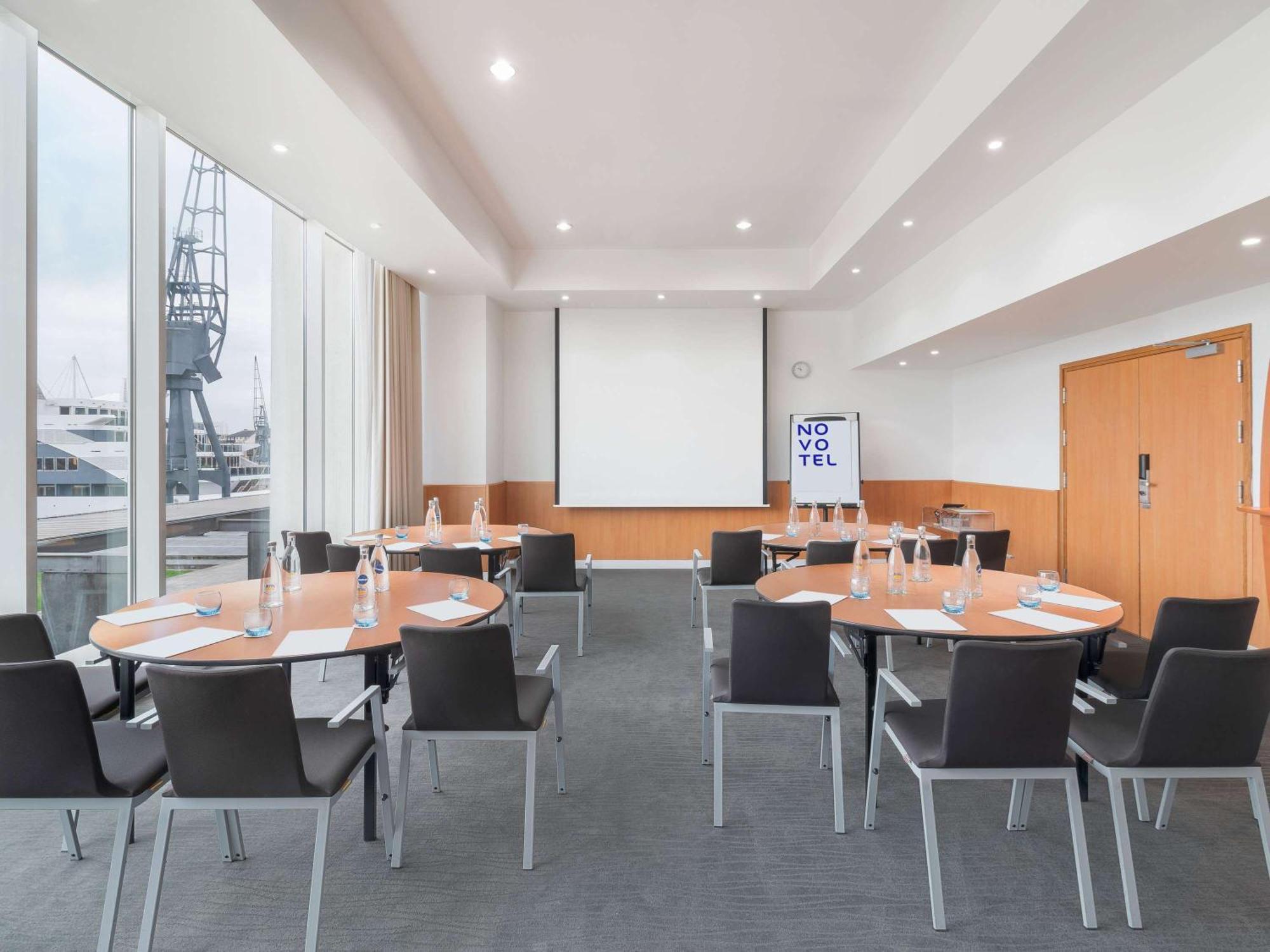 Novotel Excel Hotel 4*