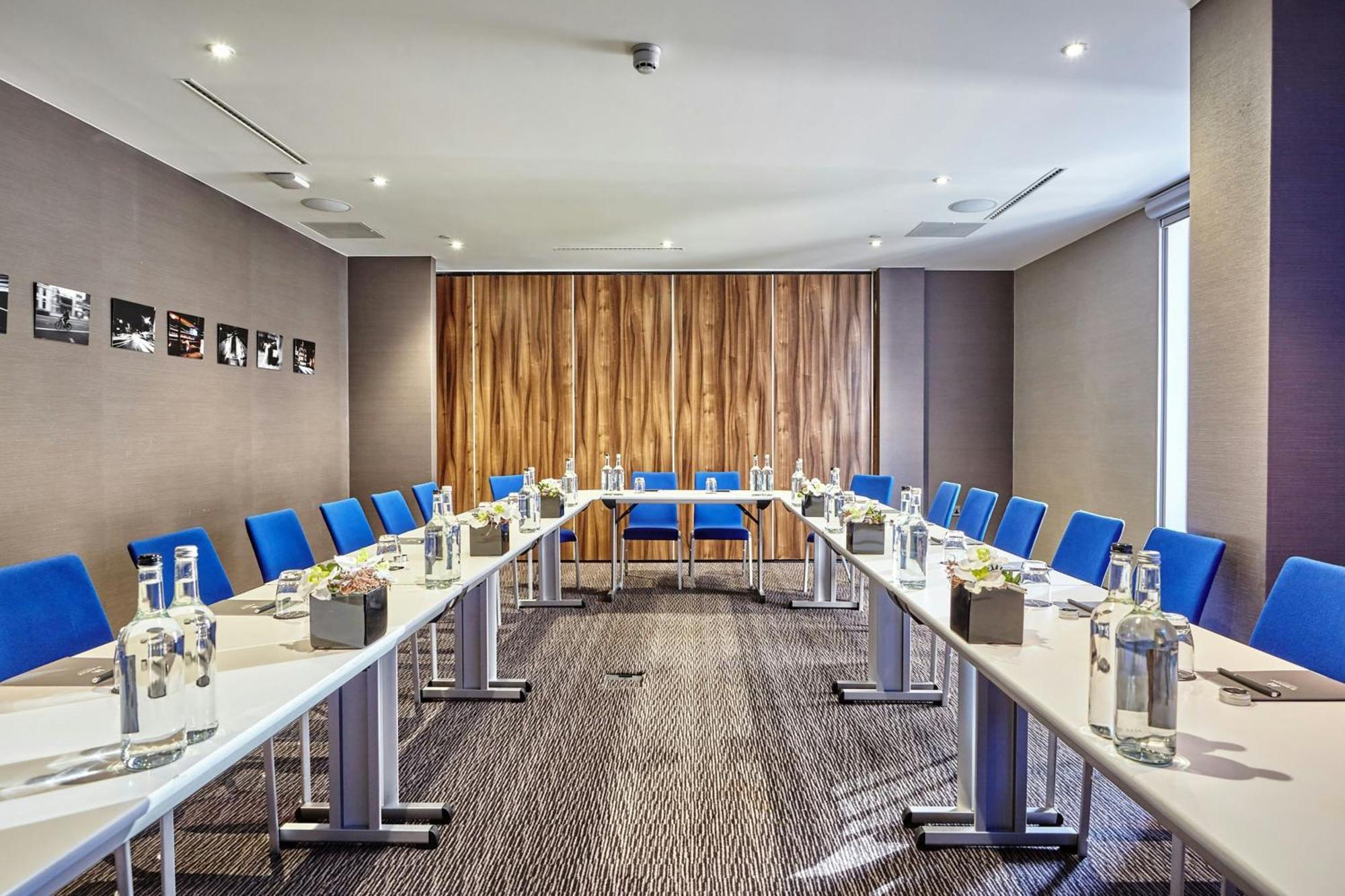 Montcalm East, Autograph Collection Hotel 5*