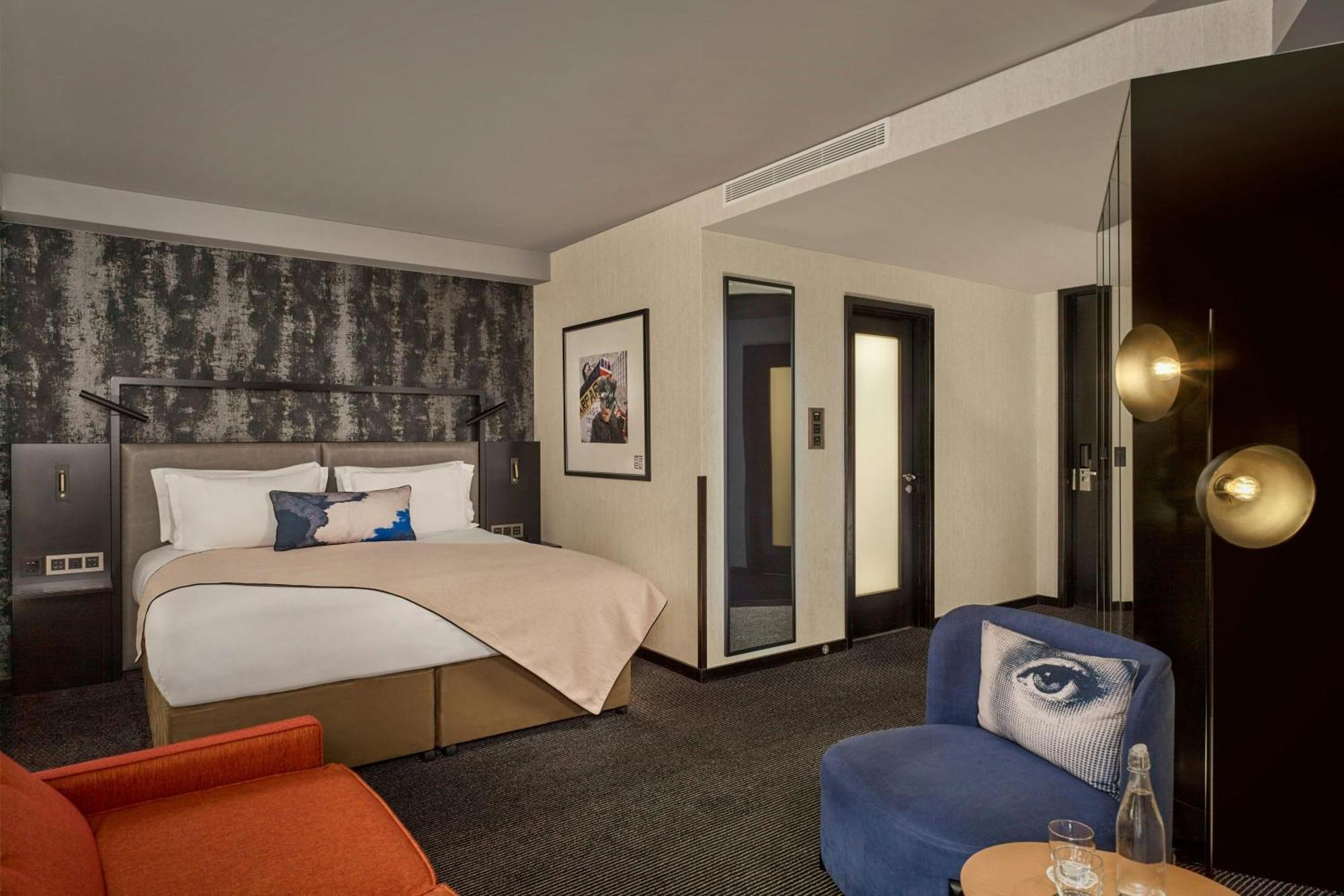 Montcalm East, Autograph Collection 5* London