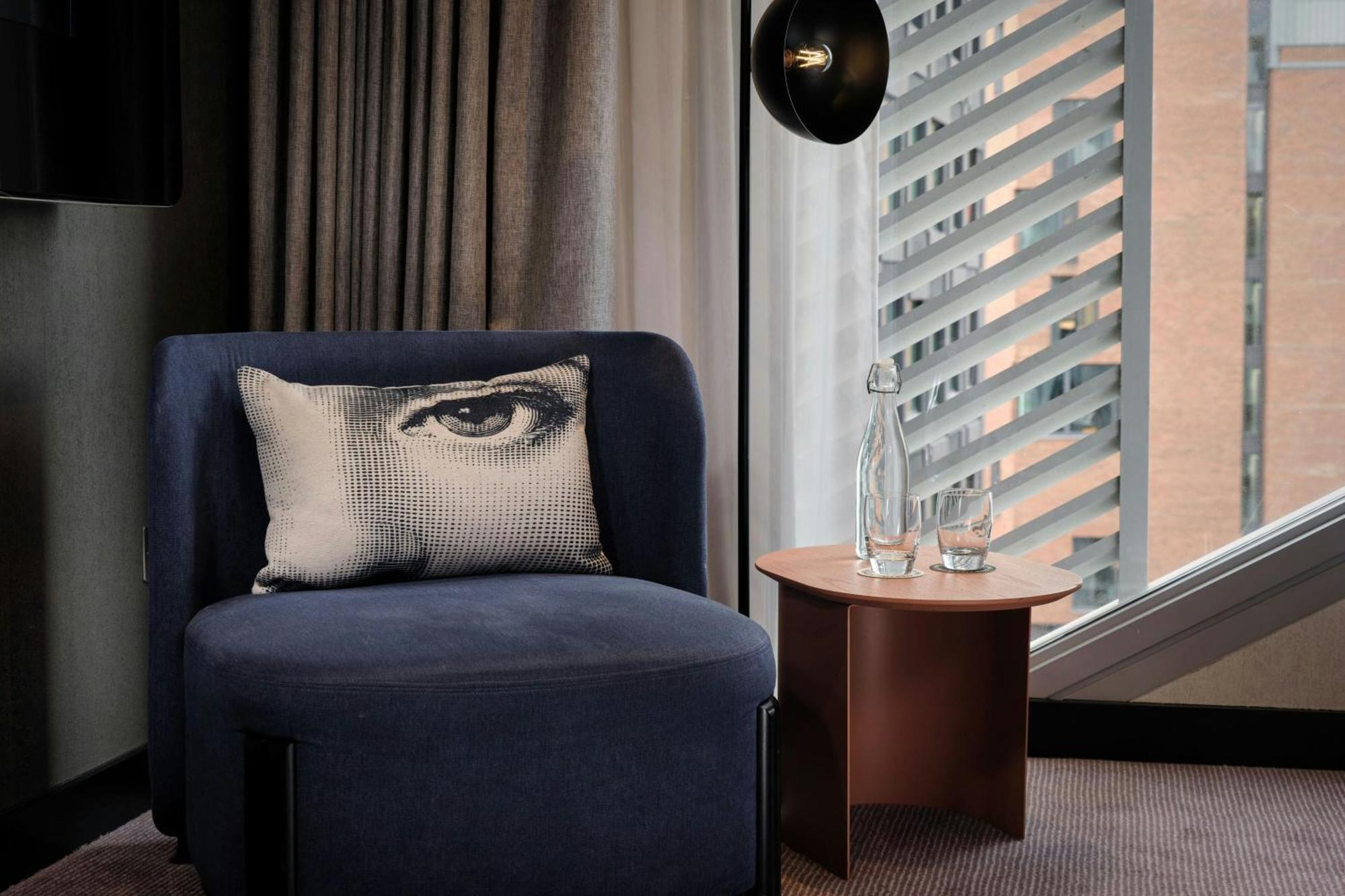 Montcalm East, Autograph Collection 5*