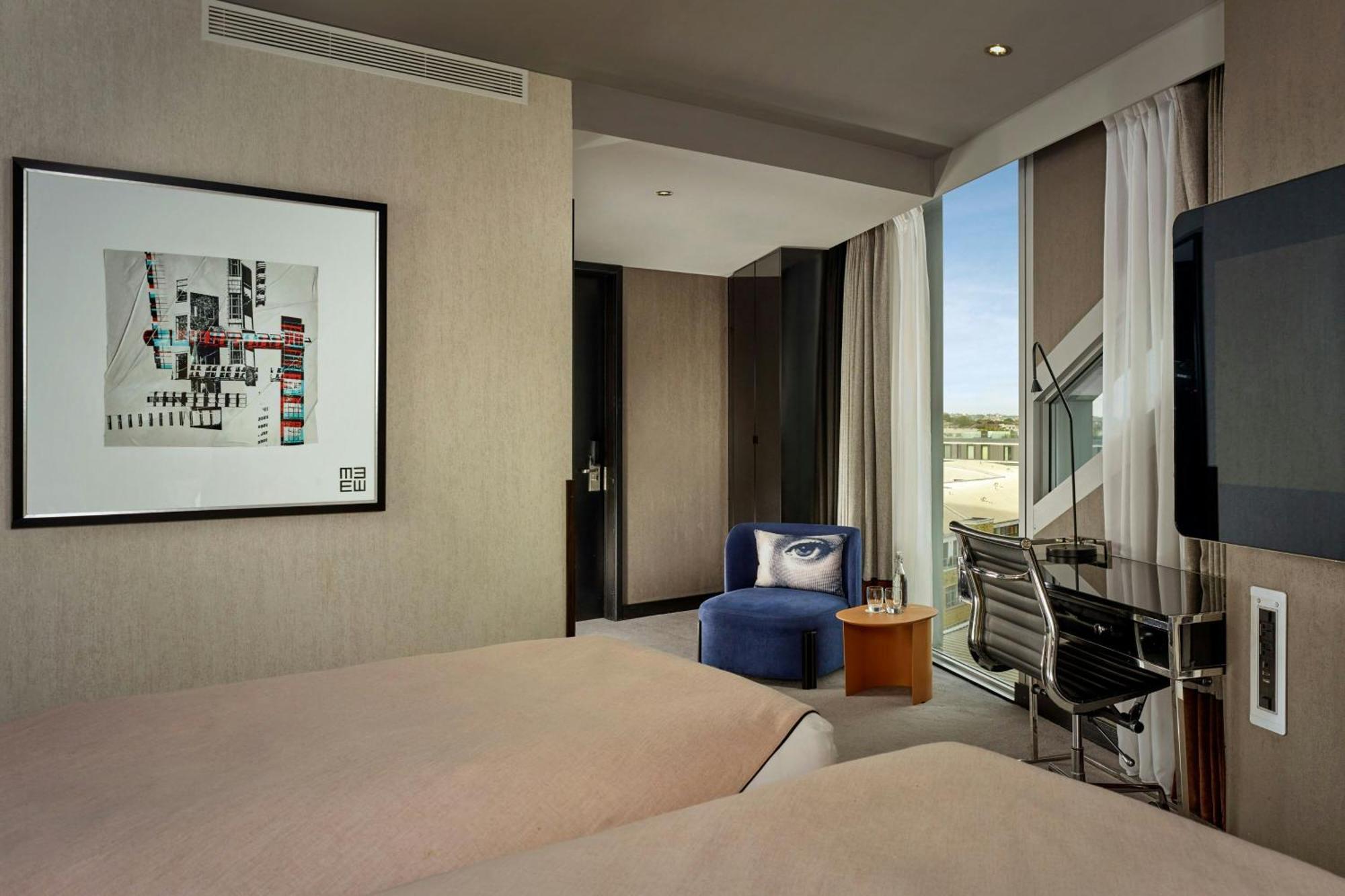 Montcalm East, Autograph Collection London