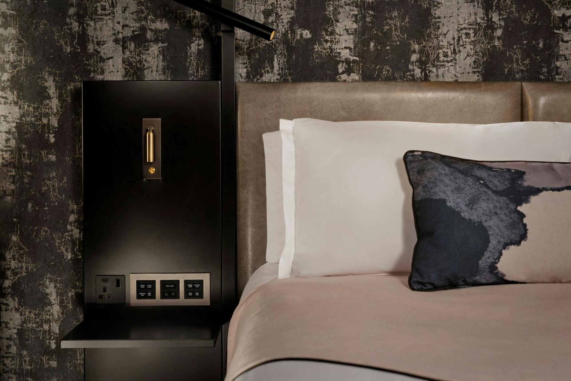 Montcalm East, Autograph Collection 5* London