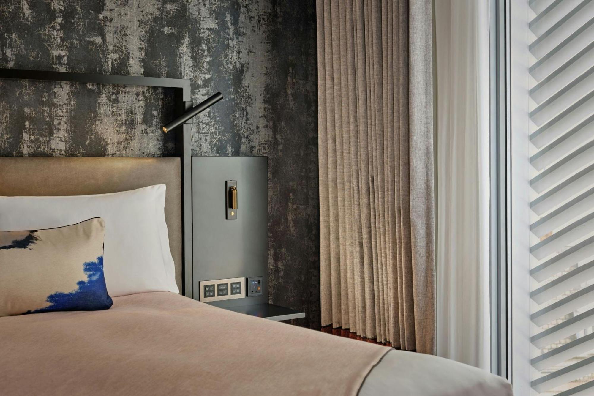 Montcalm East, Autograph Collection Hotel 5*