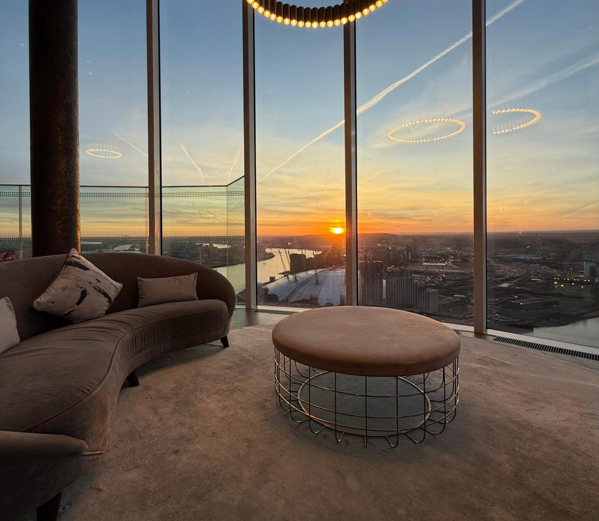 Luxury Modern 2 Bed Flat With Balcony And View - Canary Wharf Center * Londra
