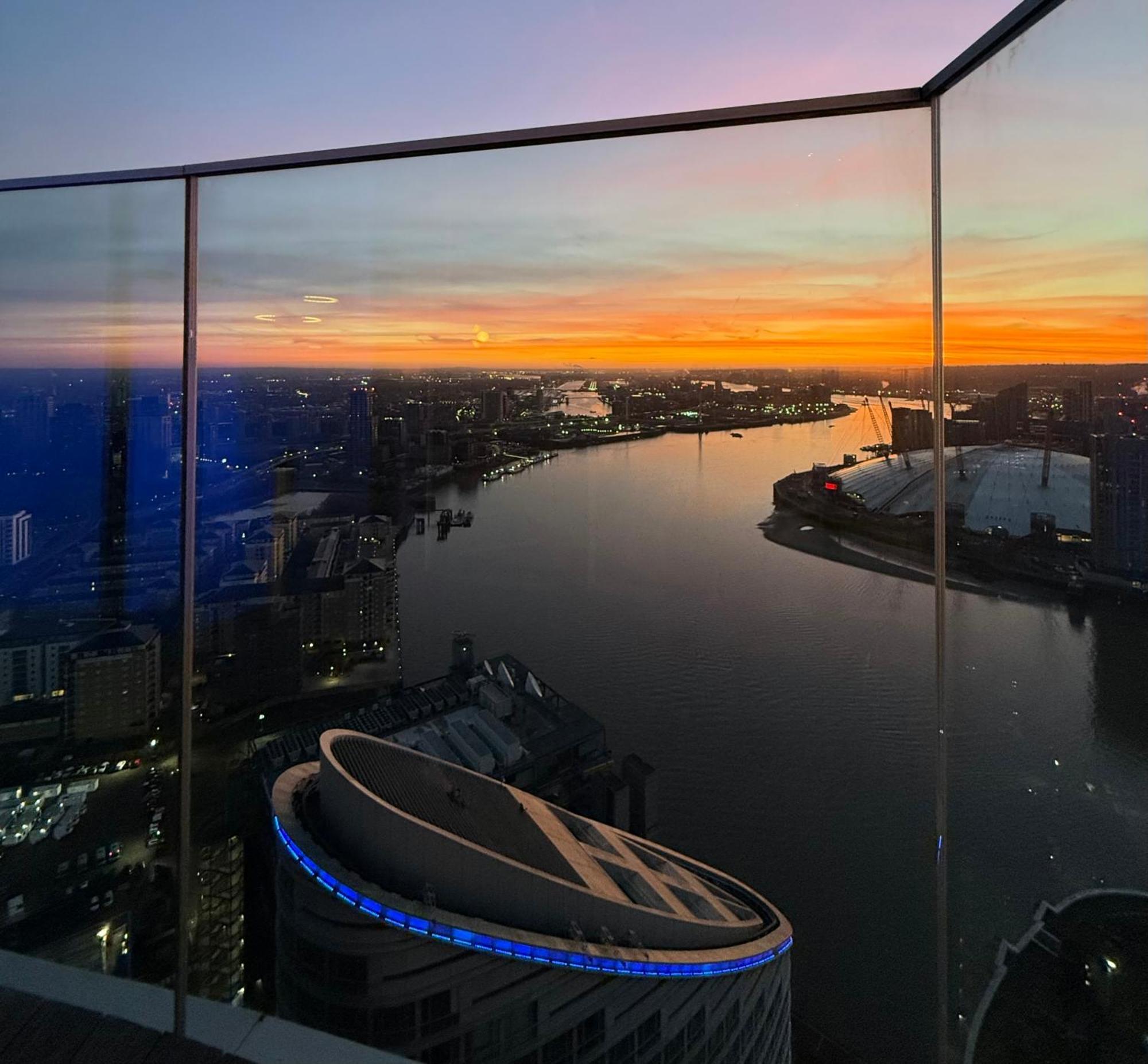 Luxury Modern 2 Bed Flat With Balcony And View - Canary Wharf Center Appartamento Londra