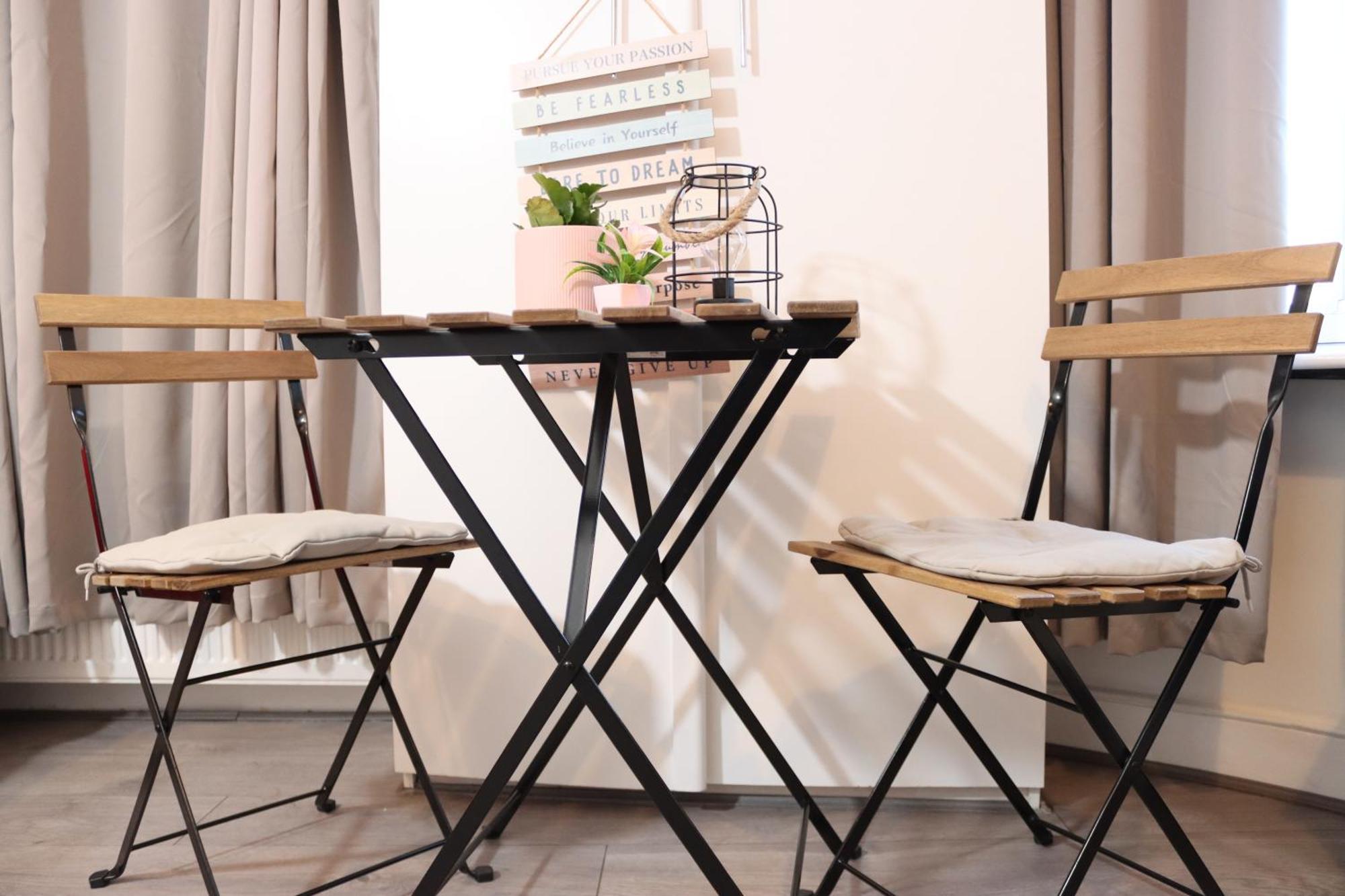 Lägenhet Cosy With Kitchenette And Private Bathroom - 15mins To London!