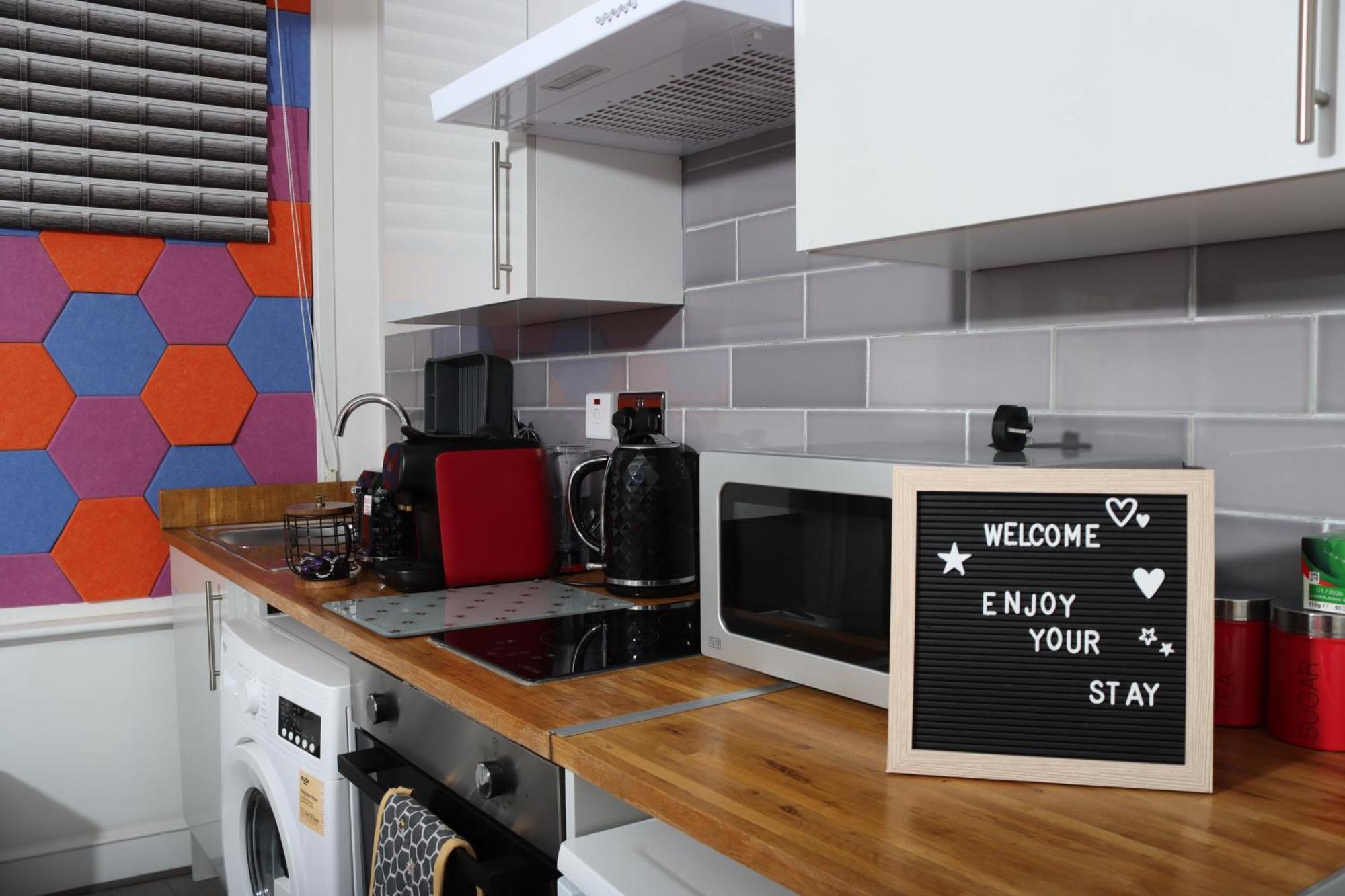 Cosy With Kitchenette And Private Bathroom - 15mins To London! Lägenhet *