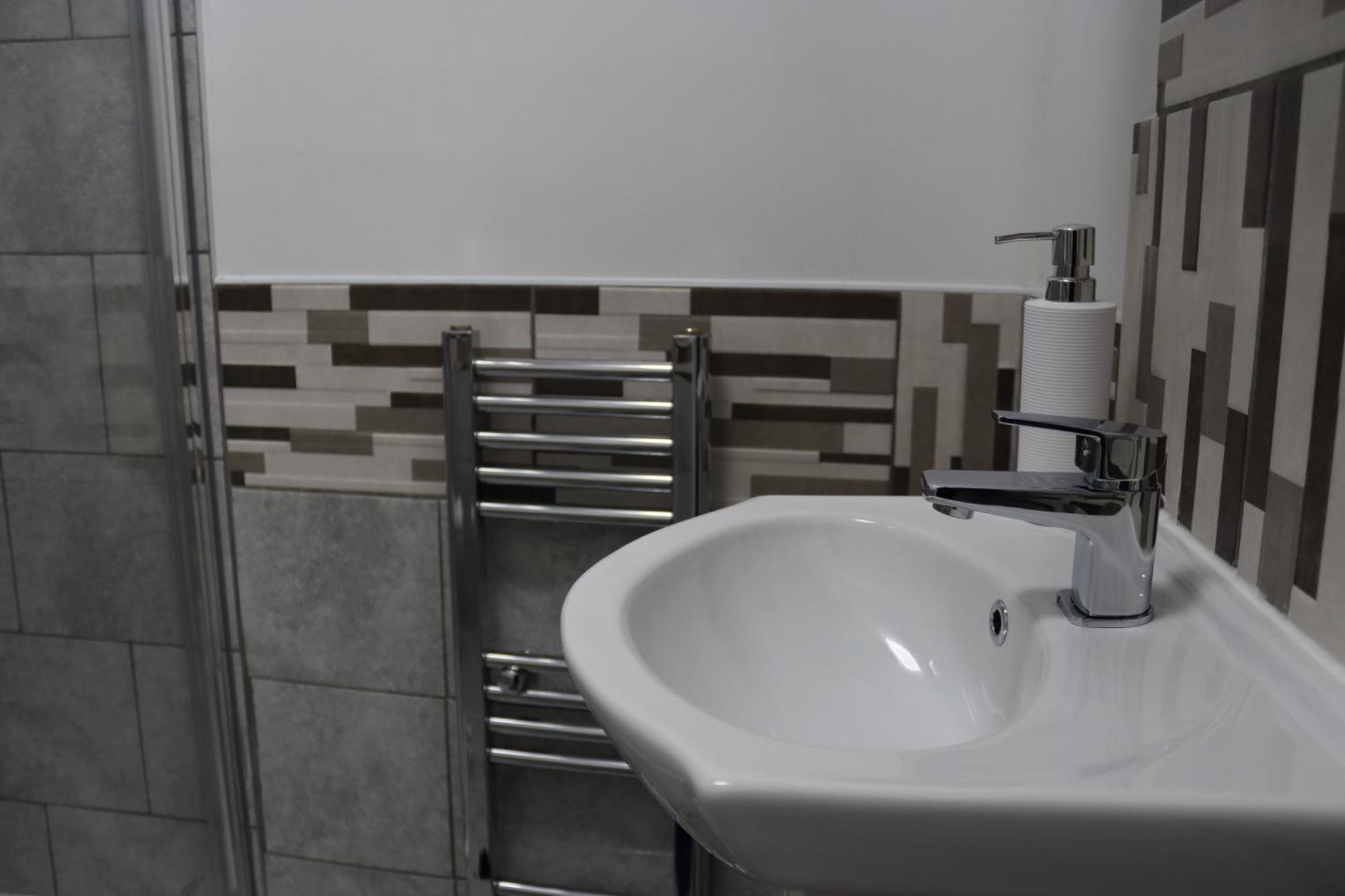 Cosy With Kitchenette And Private Bathroom - 15mins To London! Lägenhet