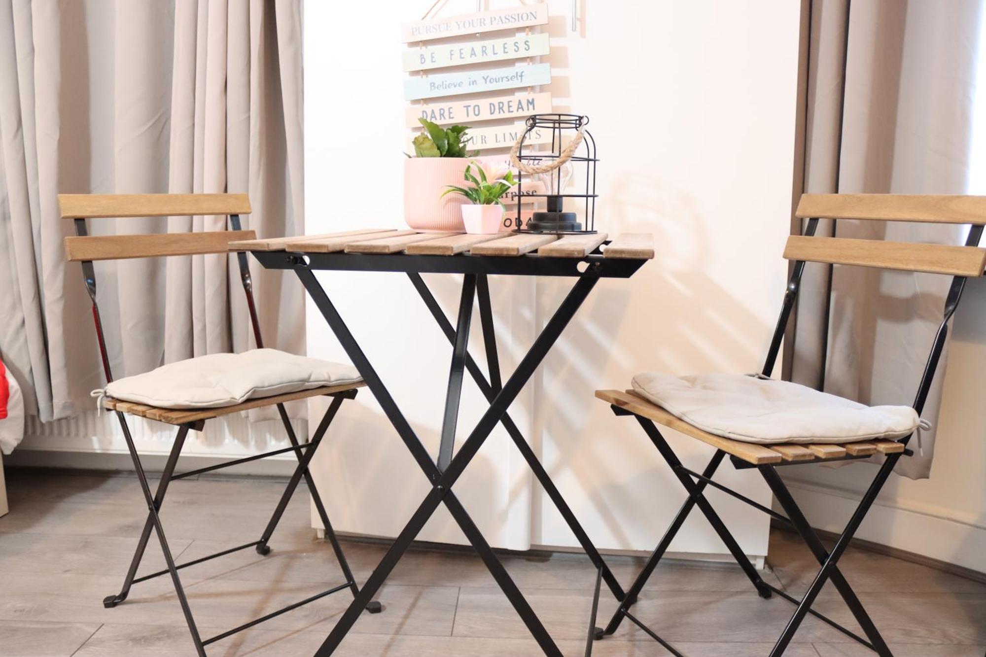Lägenhet Cosy With Kitchenette And Private Bathroom - 15mins To London!