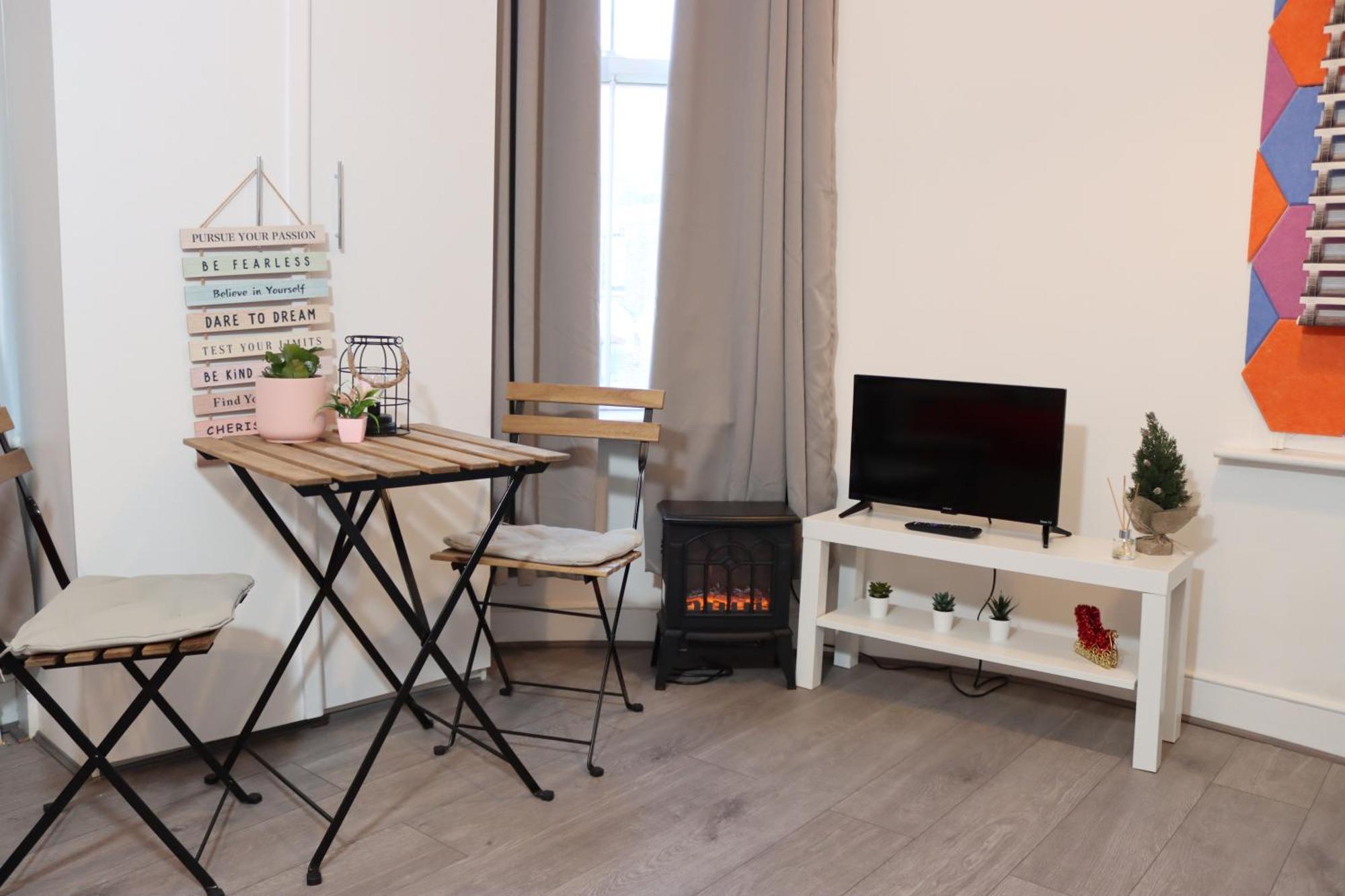 Lägenhet Cosy With Kitchenette And Private Bathroom - 15mins To London! London