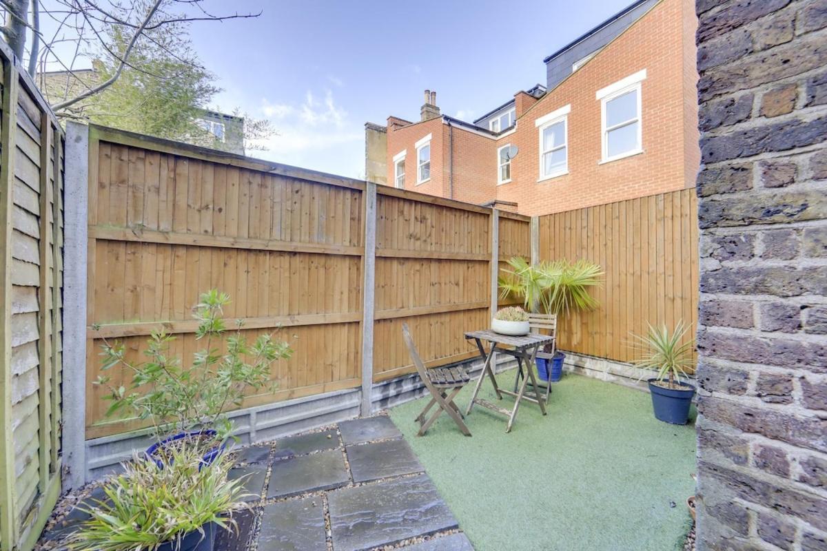 Stylish 2-bed Near Station-wifi Leilighet