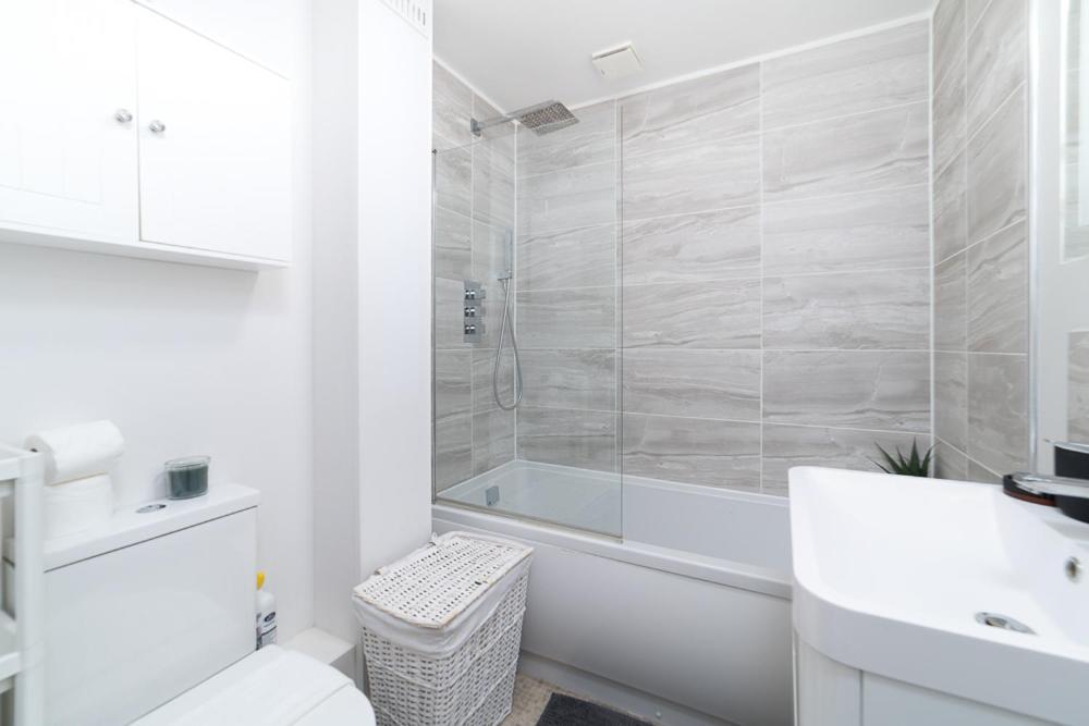 Apartment Elegant In Steps Away From River Thames *