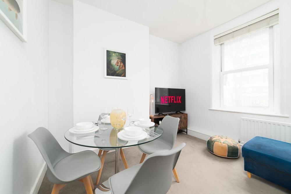Apartment Elegant In Steps Away From River Thames *