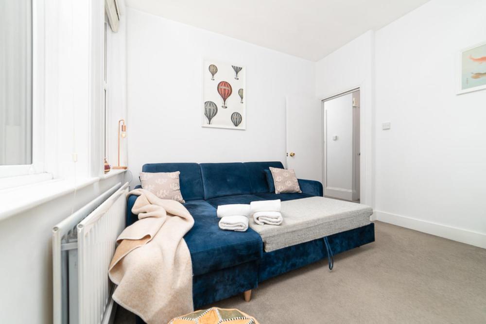 Apartment Elegant In Steps Away From River Thames London