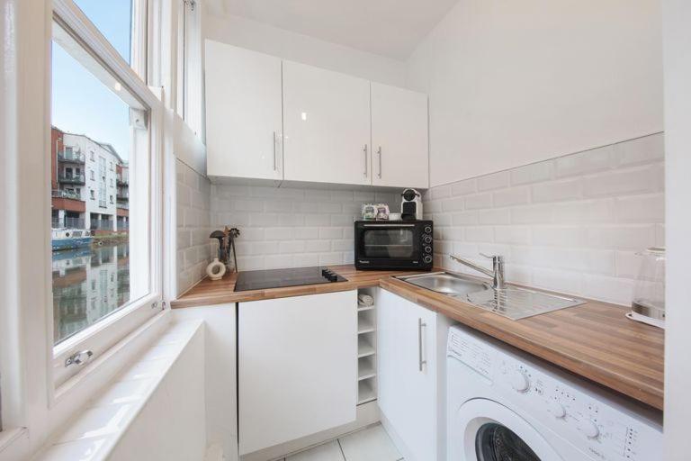 Harrow Road Bed & Breakfast