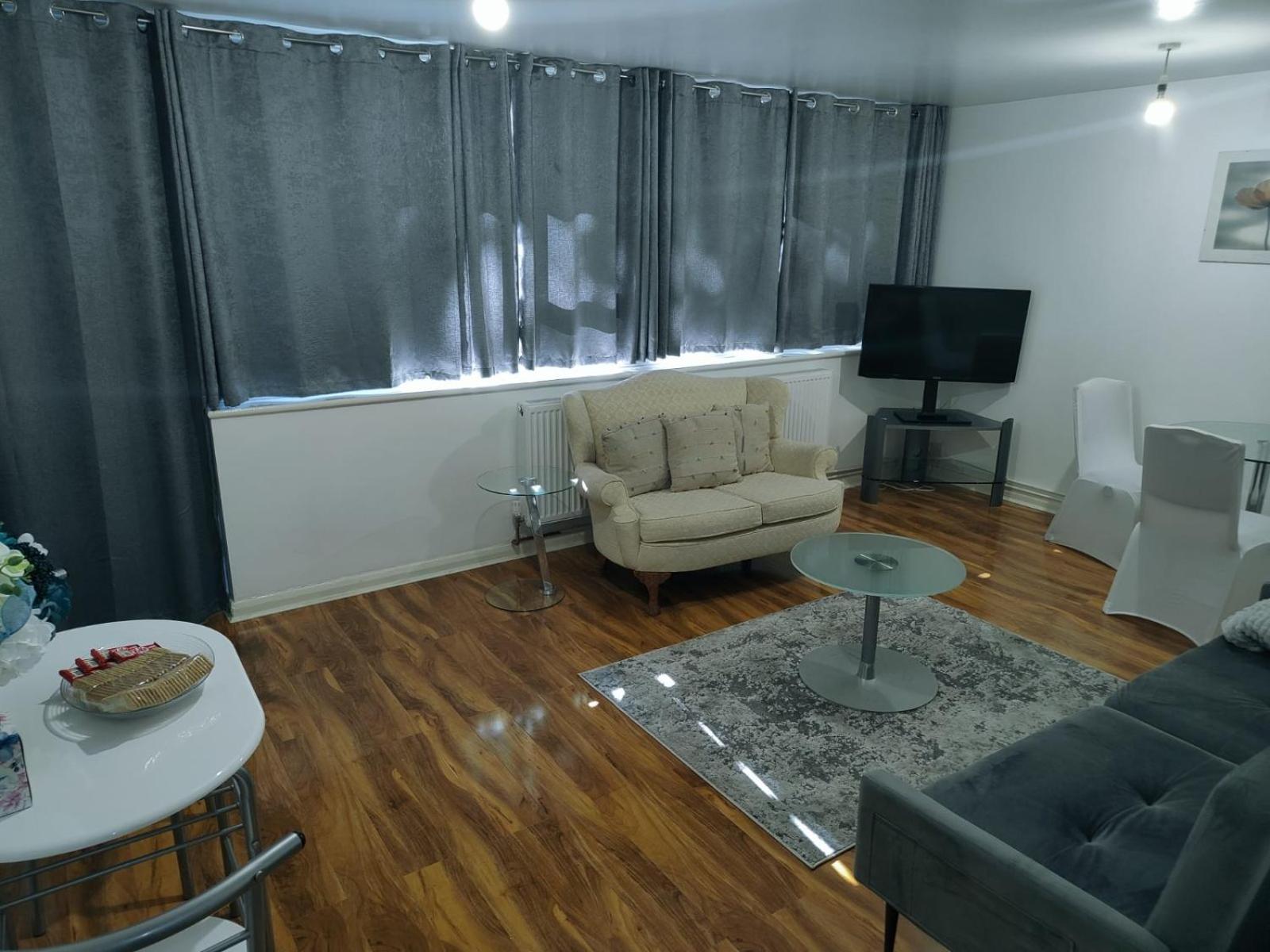Urban Oasis With Private Terrace * London
