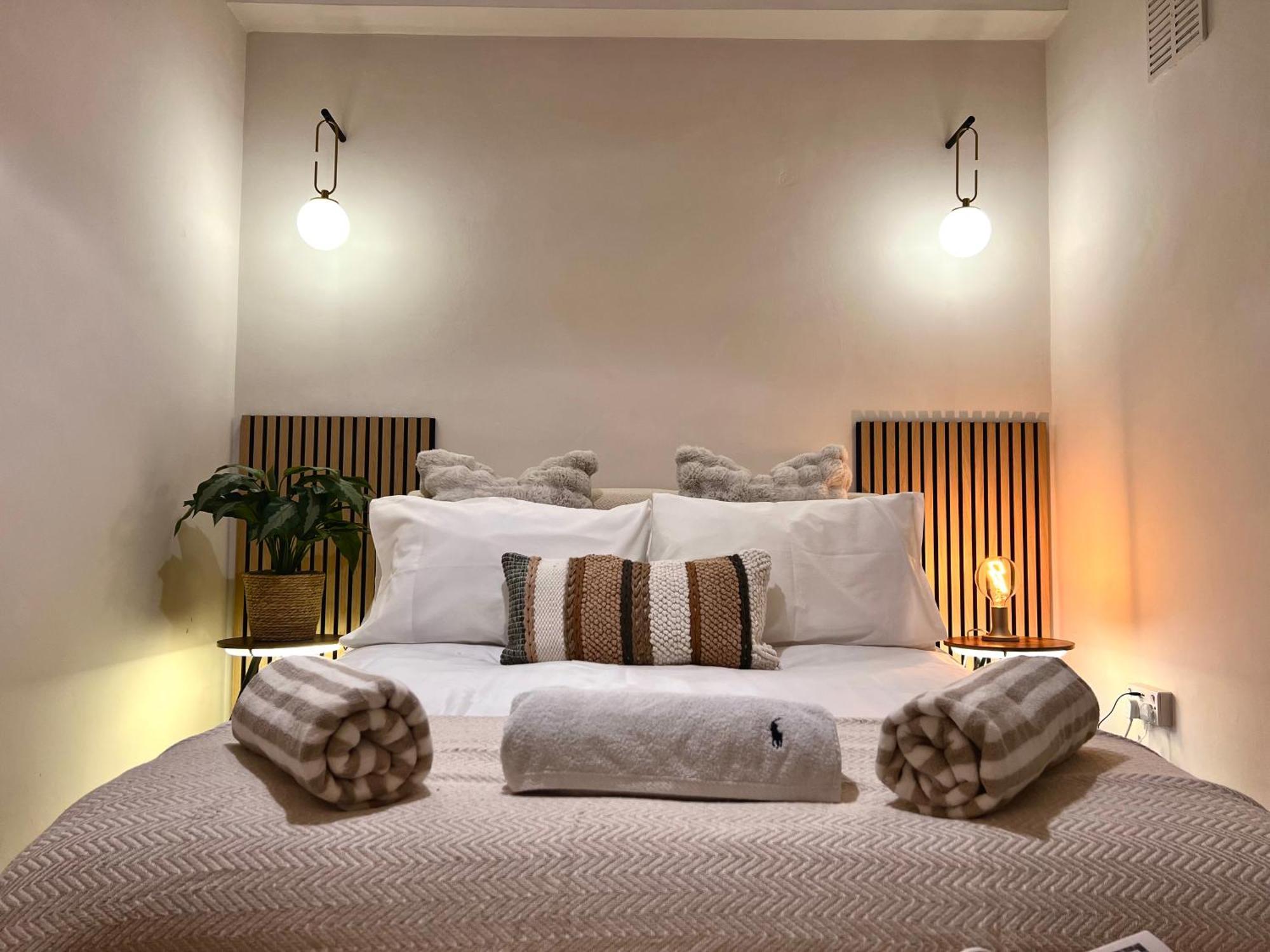 Apartment Central City 3 Minutes To Tower Of London Trendy Shoreditch Recently Refurbished 3 Bedrooms Sleeps 8 London