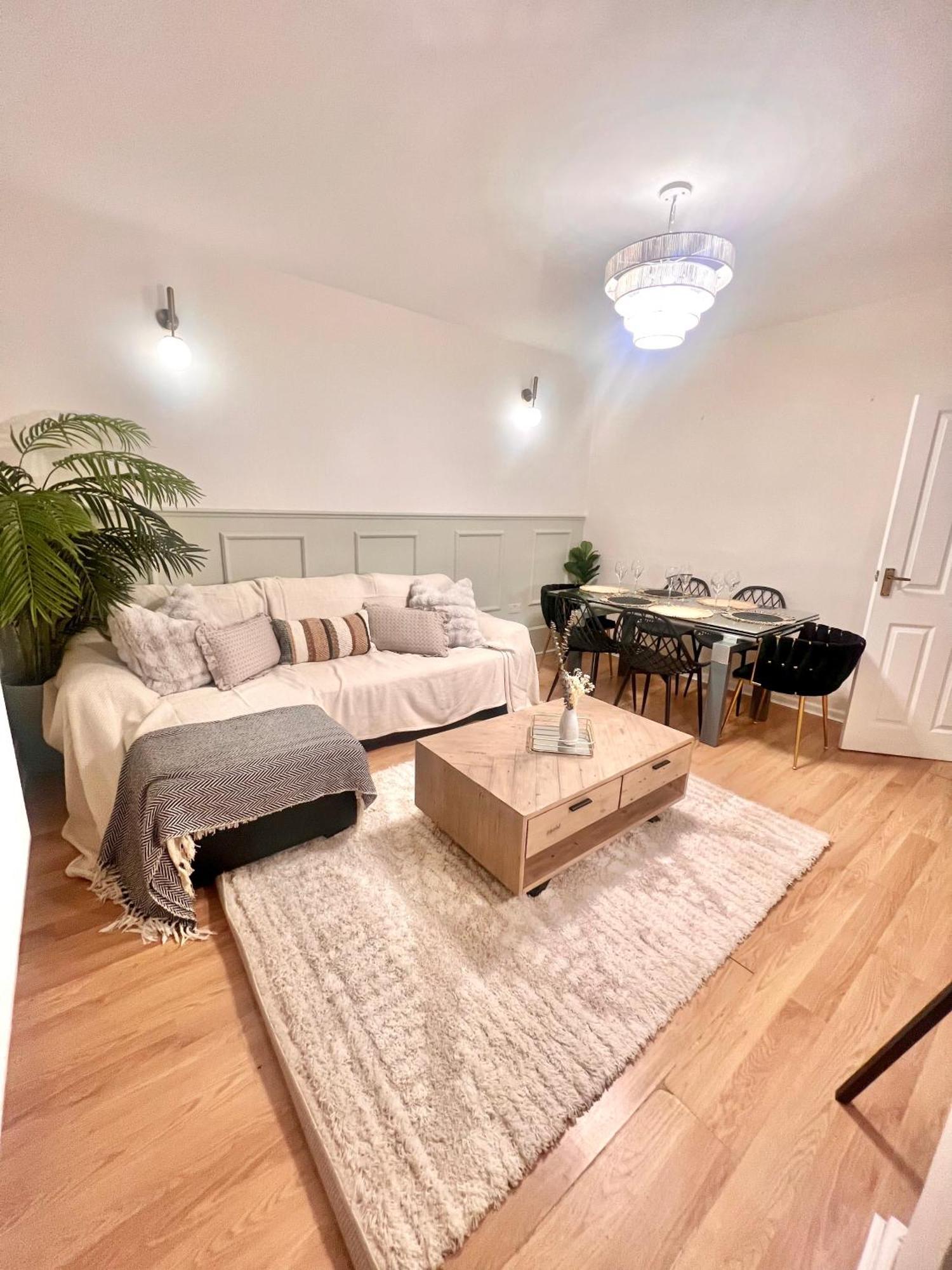 Central City 3 Minutes To Tower Of London Trendy Shoreditch Recently Refurbished 3 Bedrooms Sleeps 8 Apartment