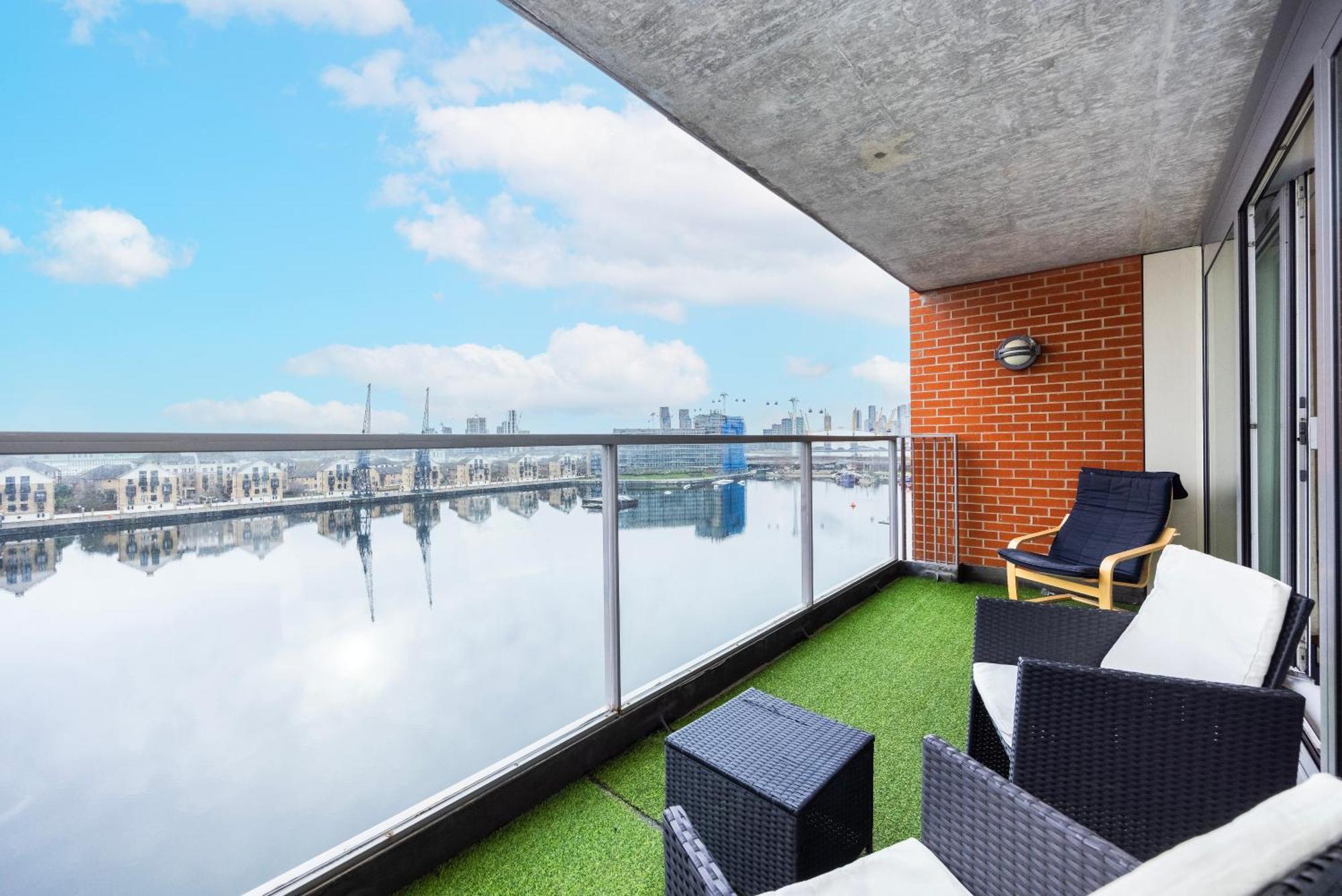 Austin David Executive Excel * London