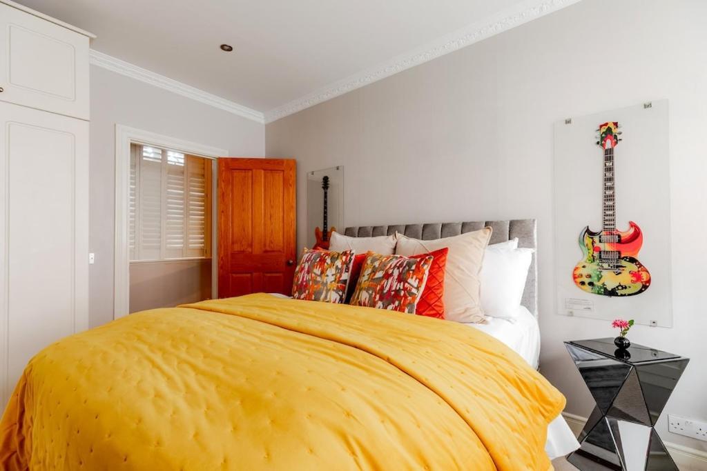 Apartment Revamped & Luxxe For Covent Garden Lovers! Adorable For Families & Friends London