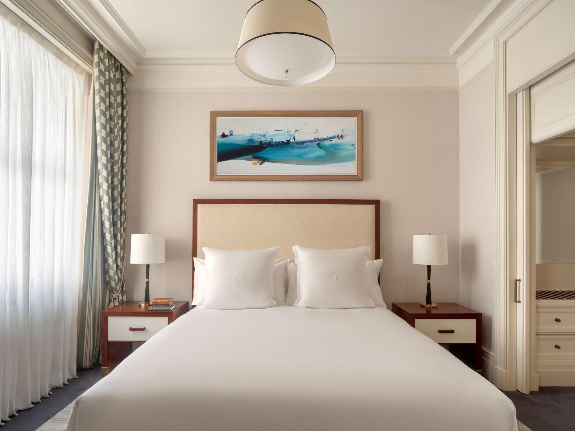 Raffles At The Owo Hotell 5*